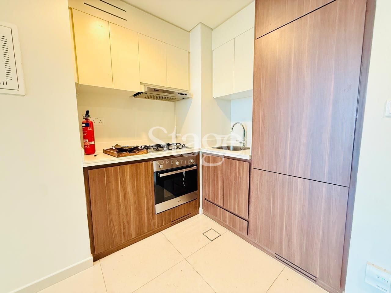 2 bedrooms apartment for Rent in Business Bay, Dubai AP10088L