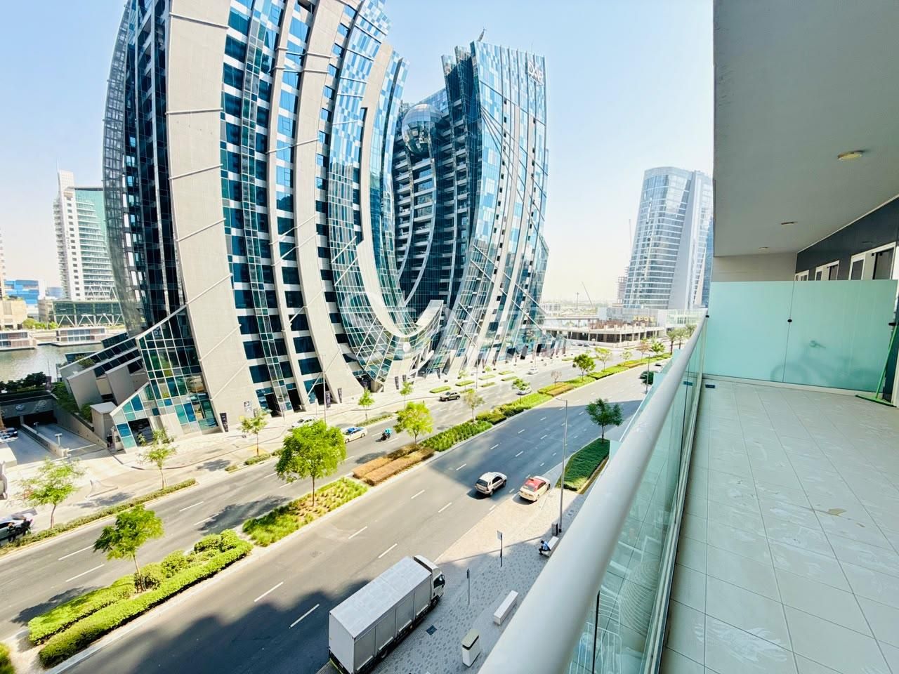 2 bedrooms apartment for Rent in Business Bay, Dubai AP10088L