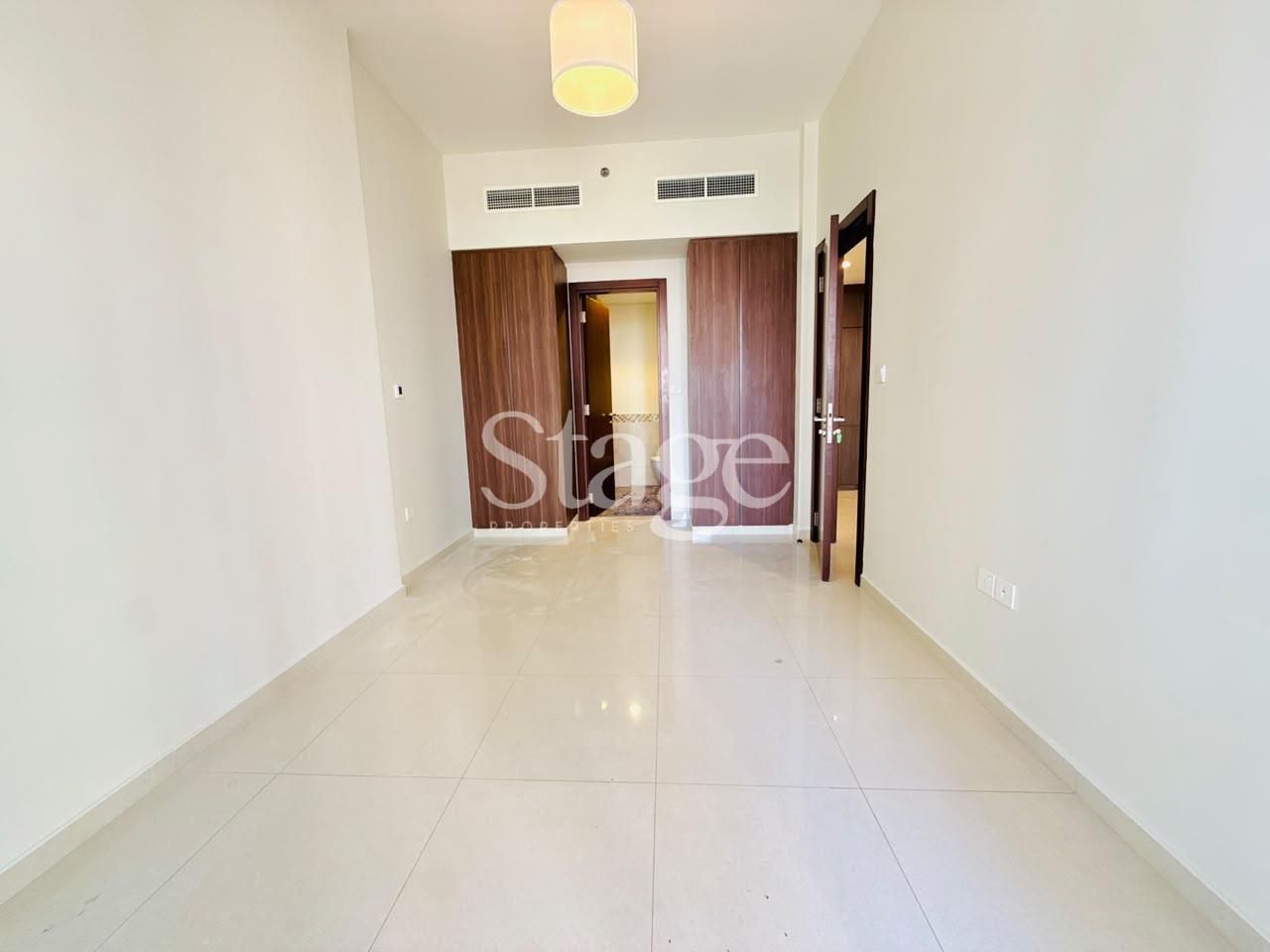 2 bedrooms apartment for Rent in Business Bay, Dubai AP10088L