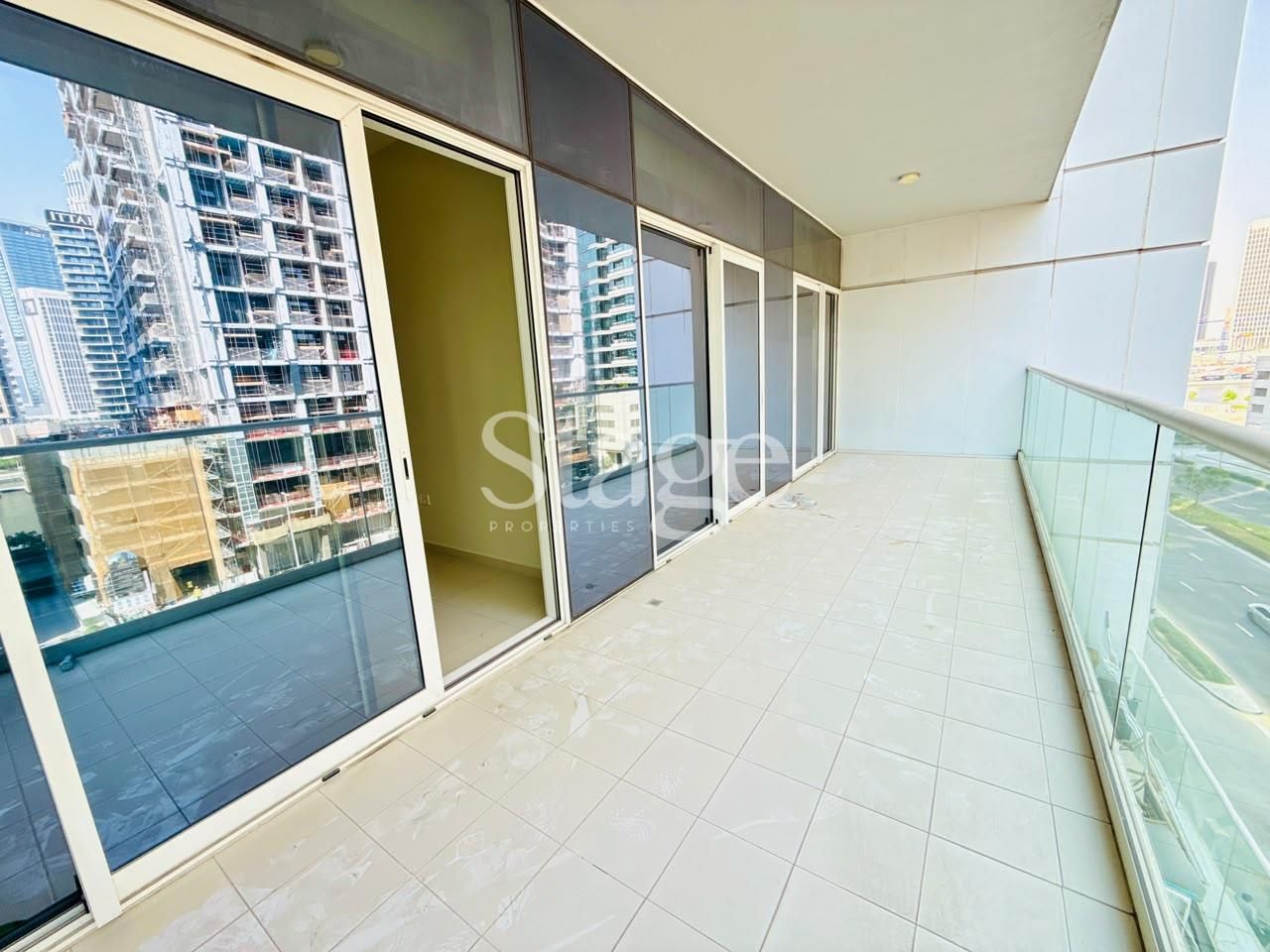 2 bedrooms apartment for Rent in Business Bay, Dubai AP10088L