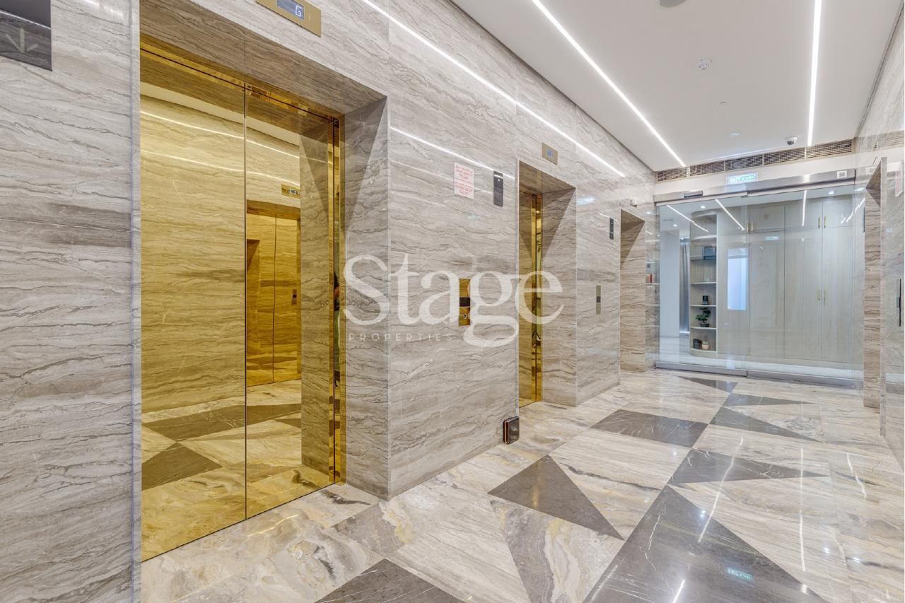 مساحة مكتبية للبيع في Sheikh Zayed Road، Dubai OF9253S