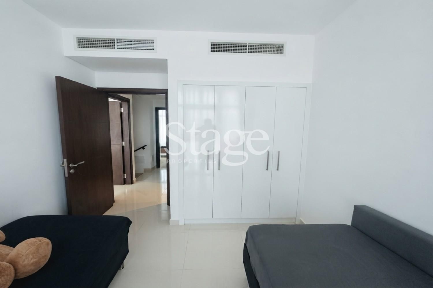 تاون هاوس من ٣ غرف نوم للإيجار في Damac Hills 2، Dubai TH10020L