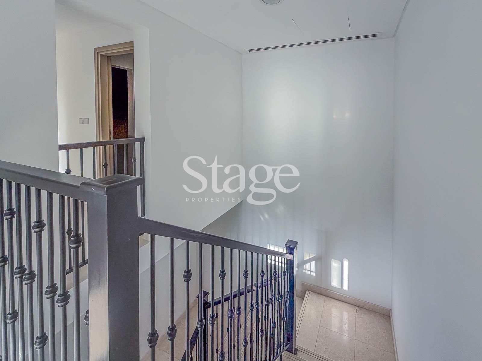 فيلا توأم من ٣ غرف نوم للإيجار في Dubai Land، Dubai VI10069L