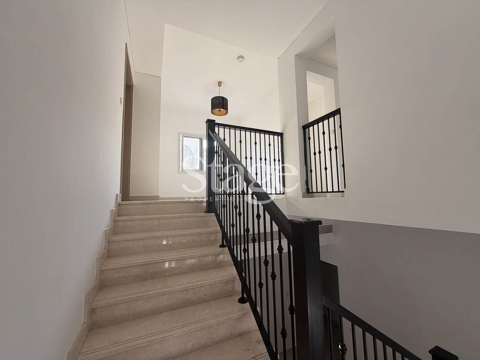 فيلا توأم من ٣ غرف نوم للإيجار في Dubai Land، Dubai VI10069L