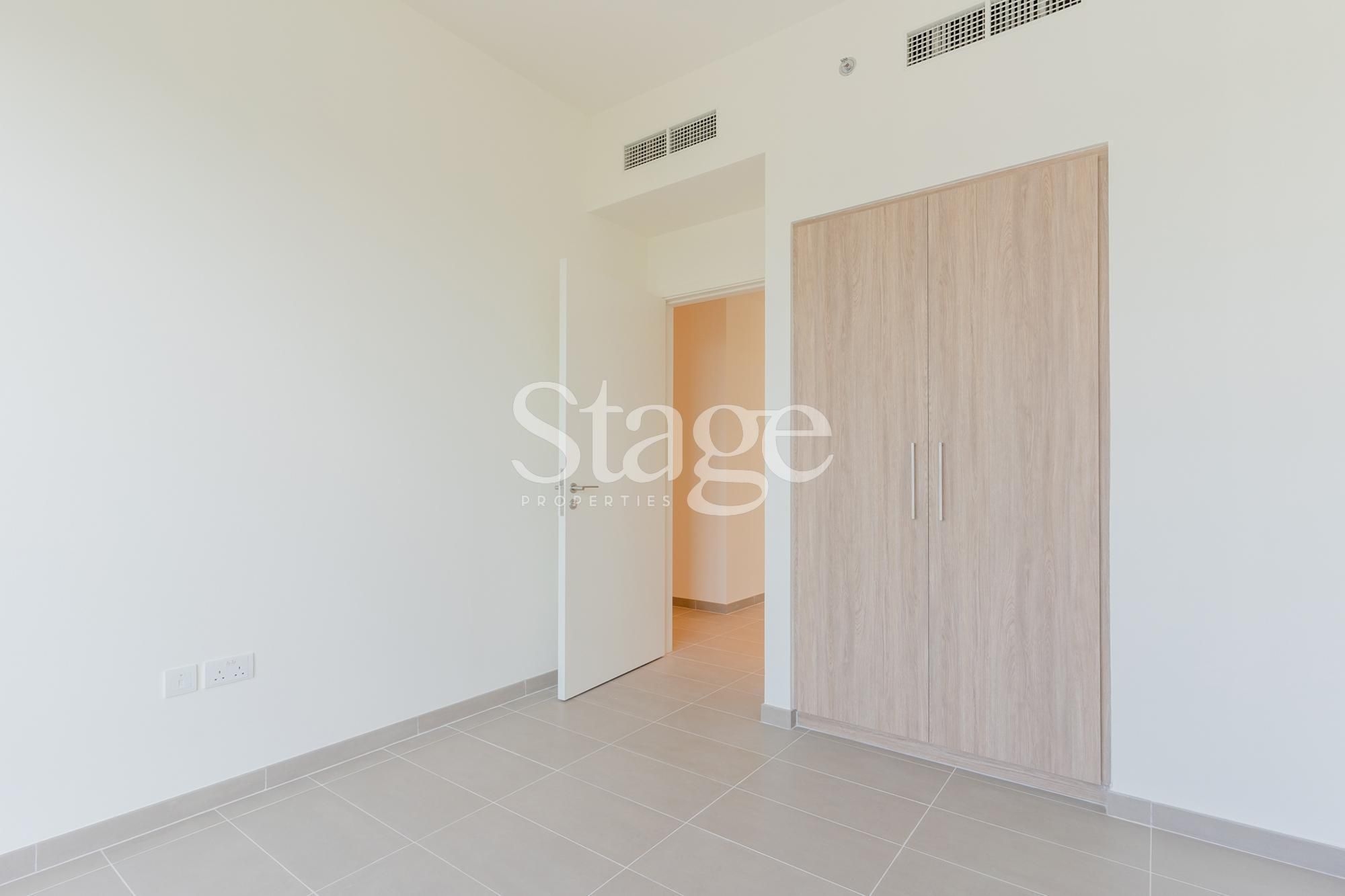 Huge 3 bedrooms apartment for sale in Dubai Hills