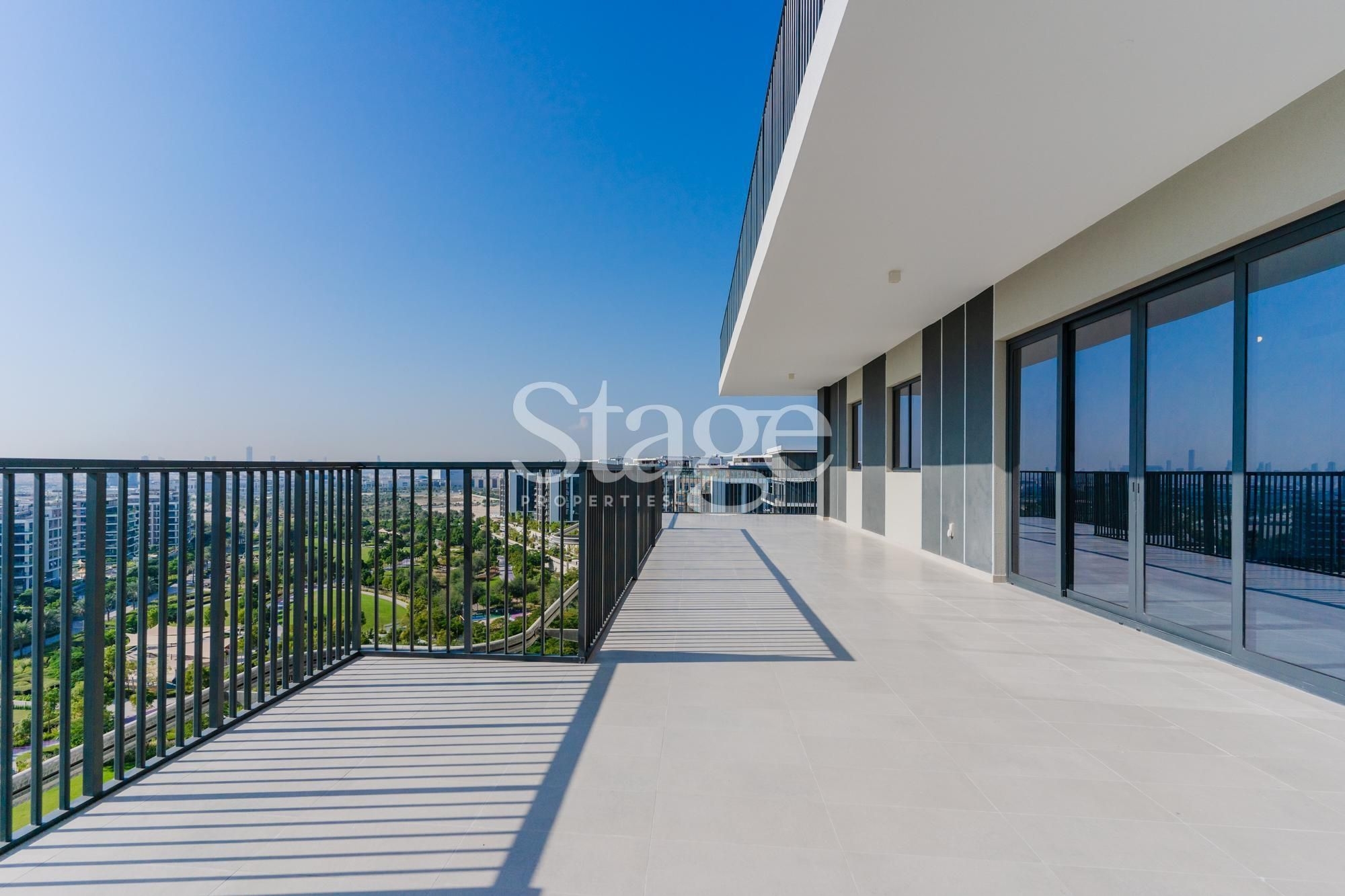 Huge 3 bedrooms apartment for sale in Dubai Hills