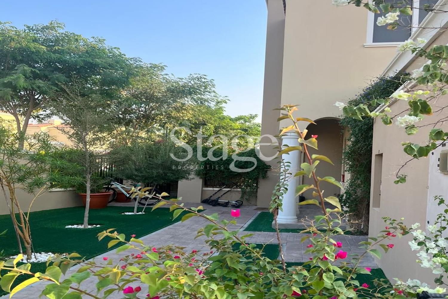 4 bedrooms Twin Villas for Sale in Dubai Land, Dubai VI9841S