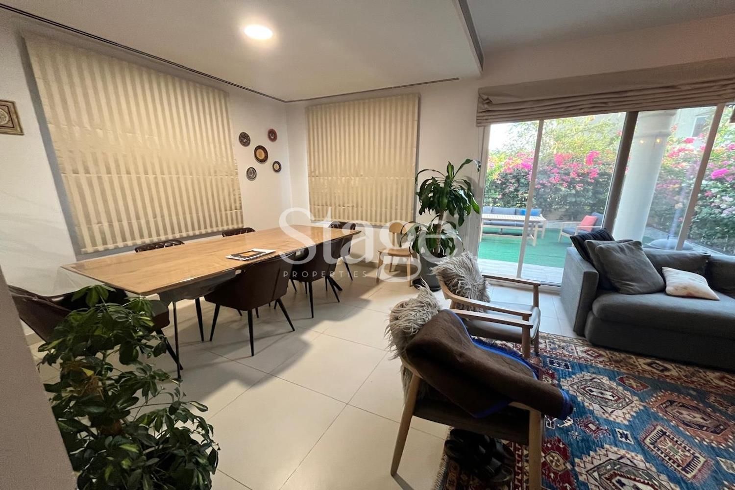 4 bedrooms Twin Villas for Sale in Dubai Land, Dubai VI9841S