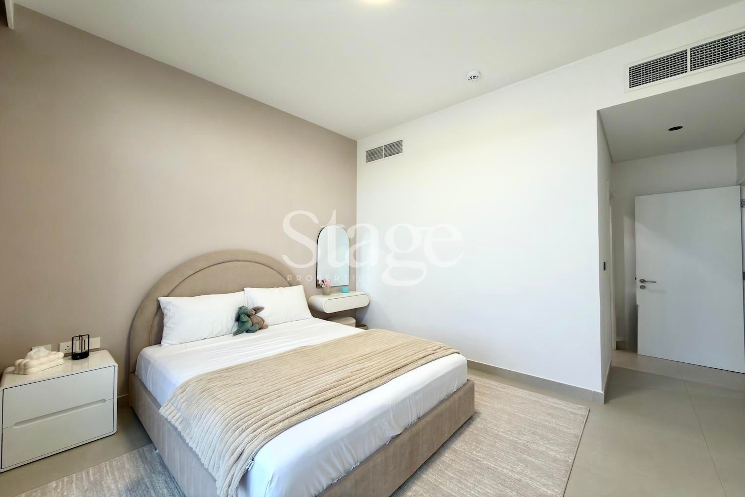 فيلا توأم من ٤ غرف نوم للإيجار في Tilal City، Sharjah VI9754L