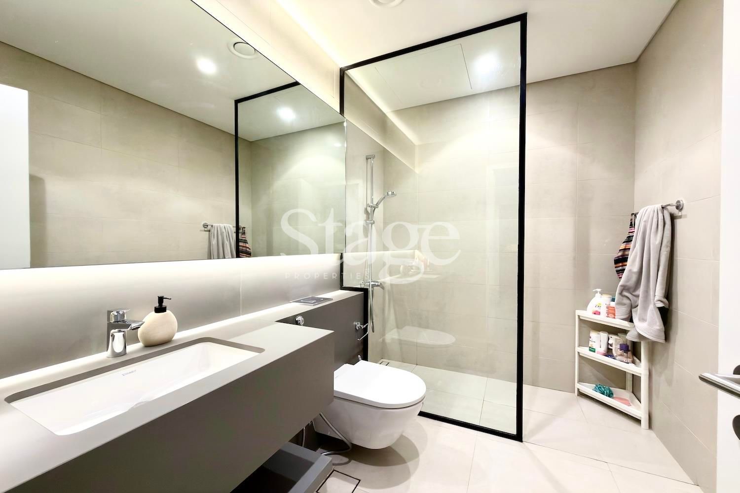 فيلا توأم من ٤ غرف نوم للإيجار في Tilal City، Sharjah VI9754L