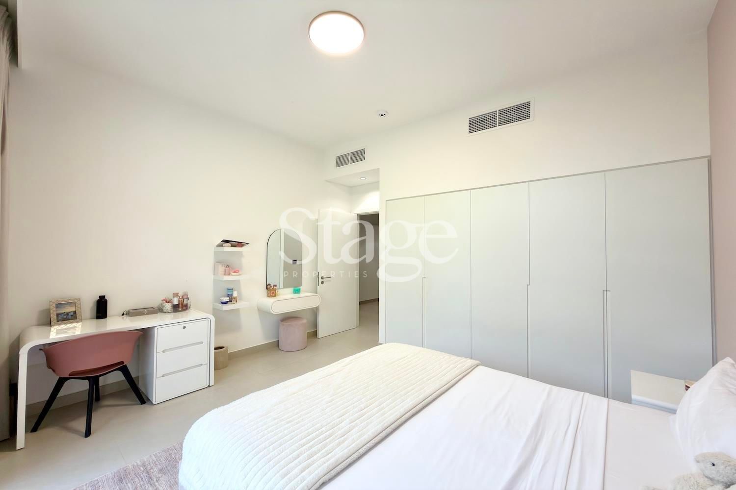 فيلا توأم من ٤ غرف نوم للإيجار في Tilal City، Sharjah VI9754L