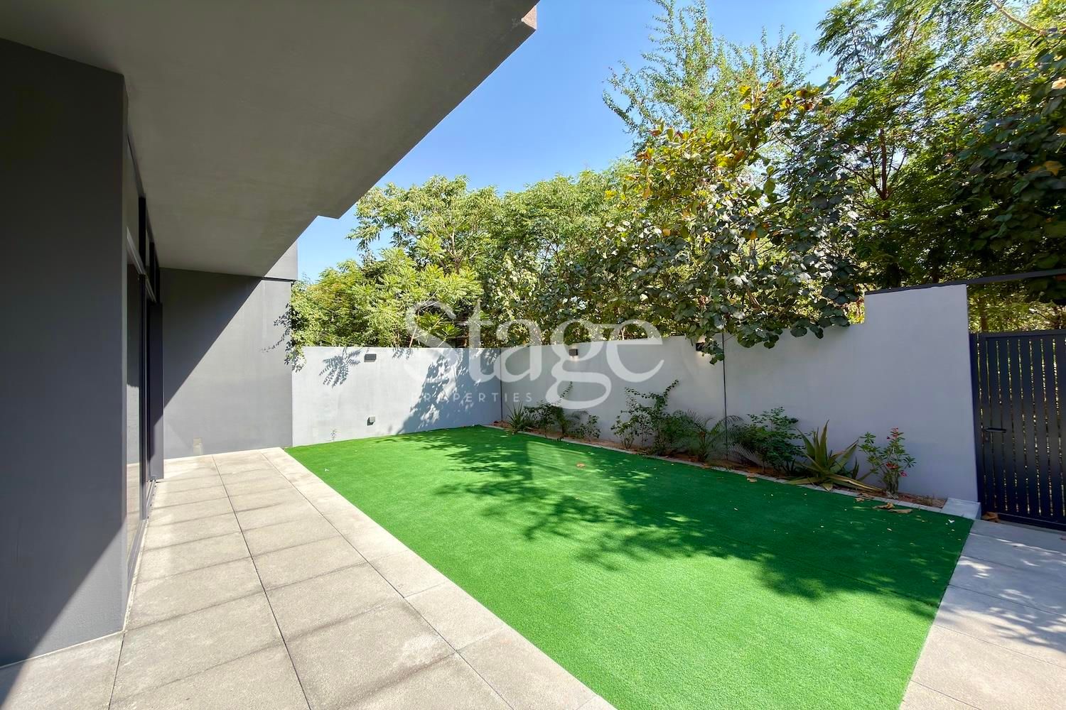 فيلا توأم من ٤ غرف نوم للإيجار في Tilal City، Sharjah VI9754L
