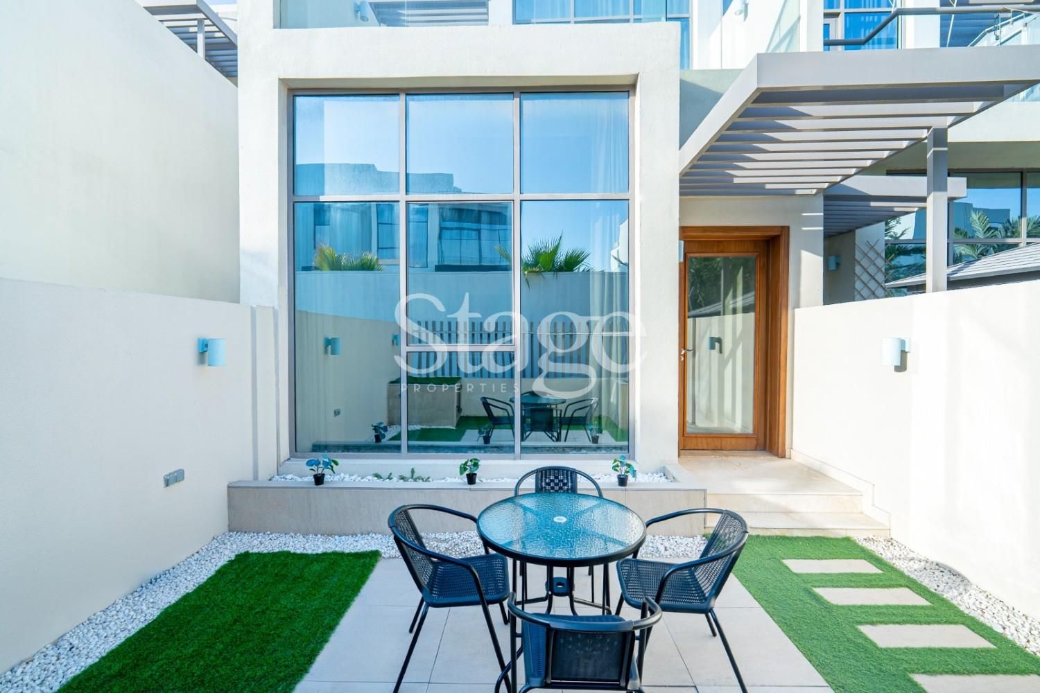 شقة من ٤ غرف نوم للإيجار في Al Furjan، Dubai AP9614L