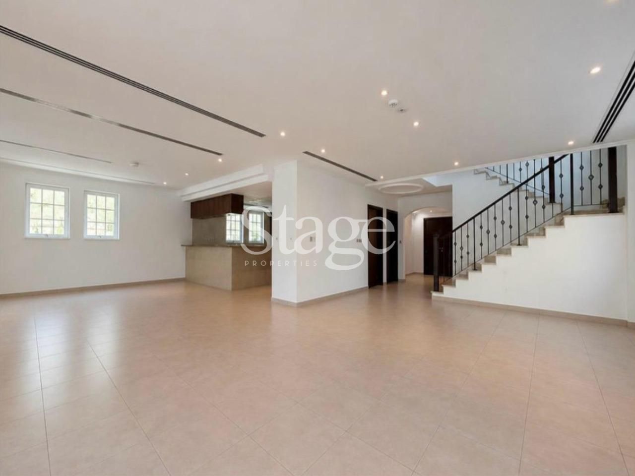 4 bedrooms Twin Villas for Rent in Jumeirah Park, Dubai VI9970L