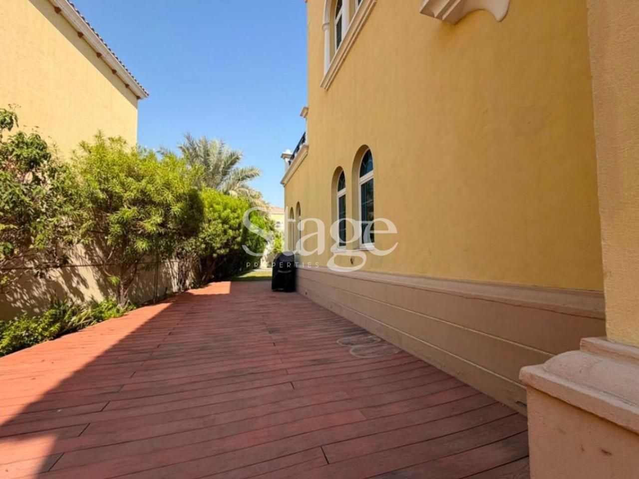 4 bedrooms Twin Villas for Rent in Jumeirah Park, Dubai VI9970L