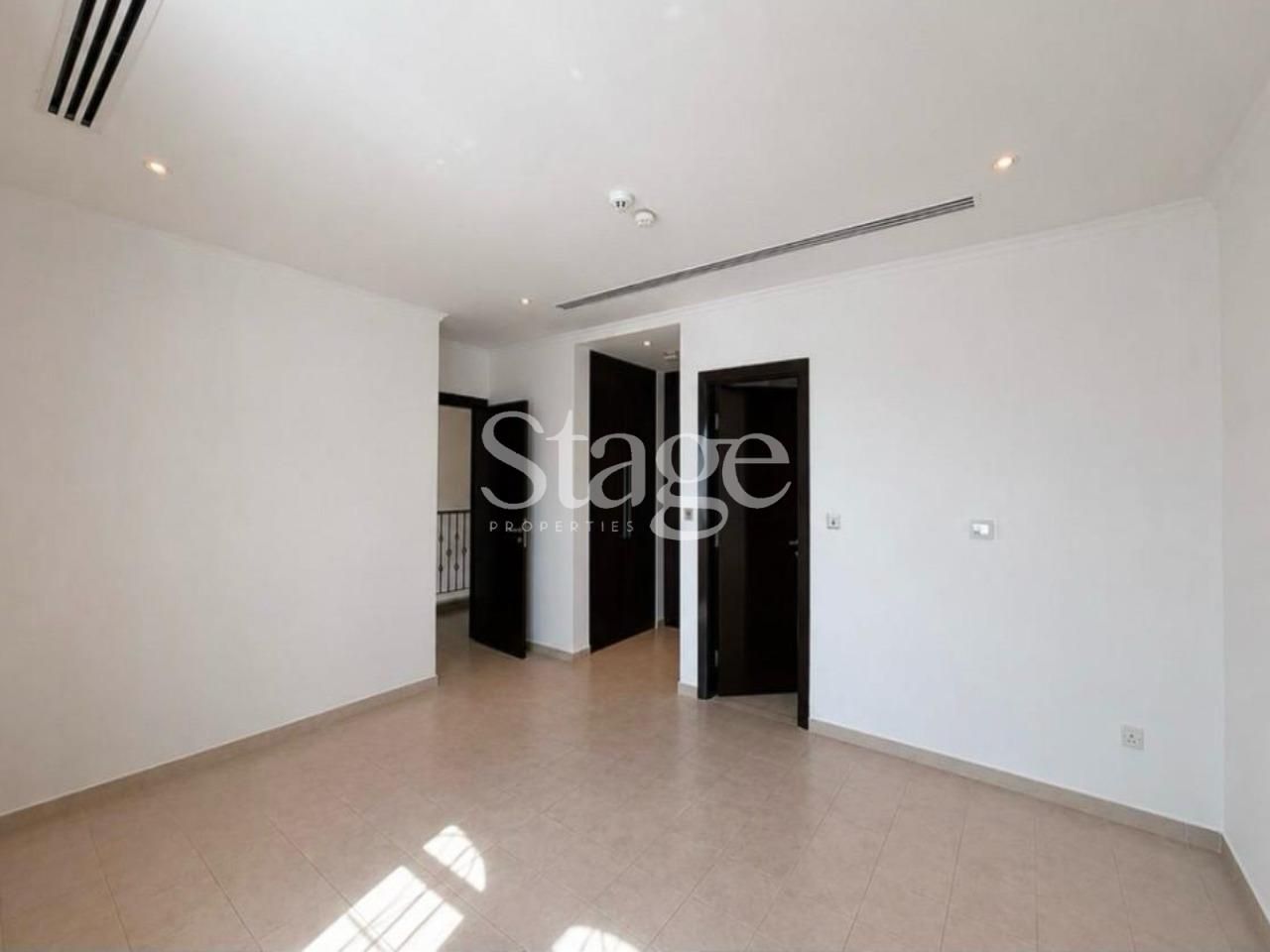 4 bedrooms Twin Villas for Rent in Jumeirah Park, Dubai VI9970L