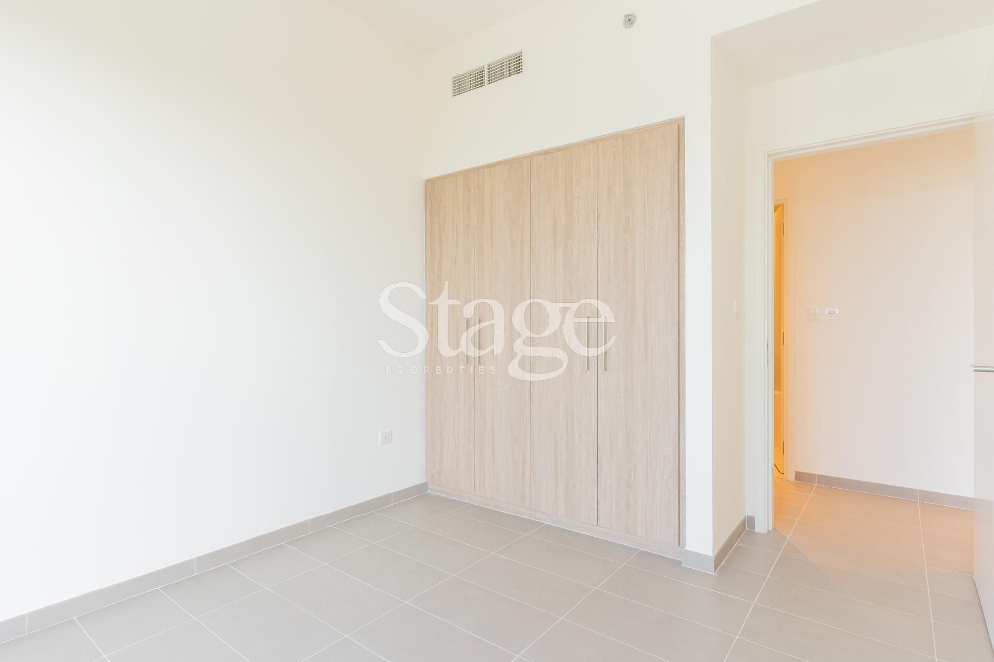 Huge 3 bedrooms apartment for sale in Dubai Hills