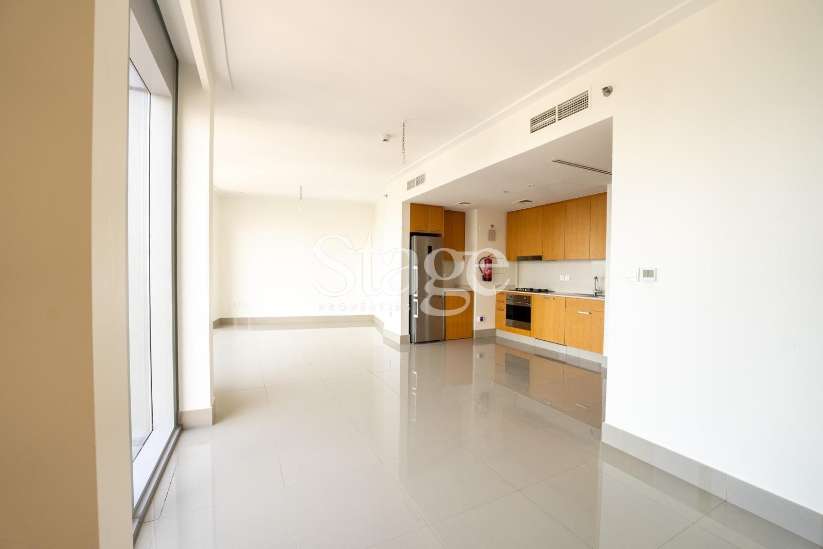Fully fitted kitchen with 1 bedroom apartment for sale in Downtown Dubai