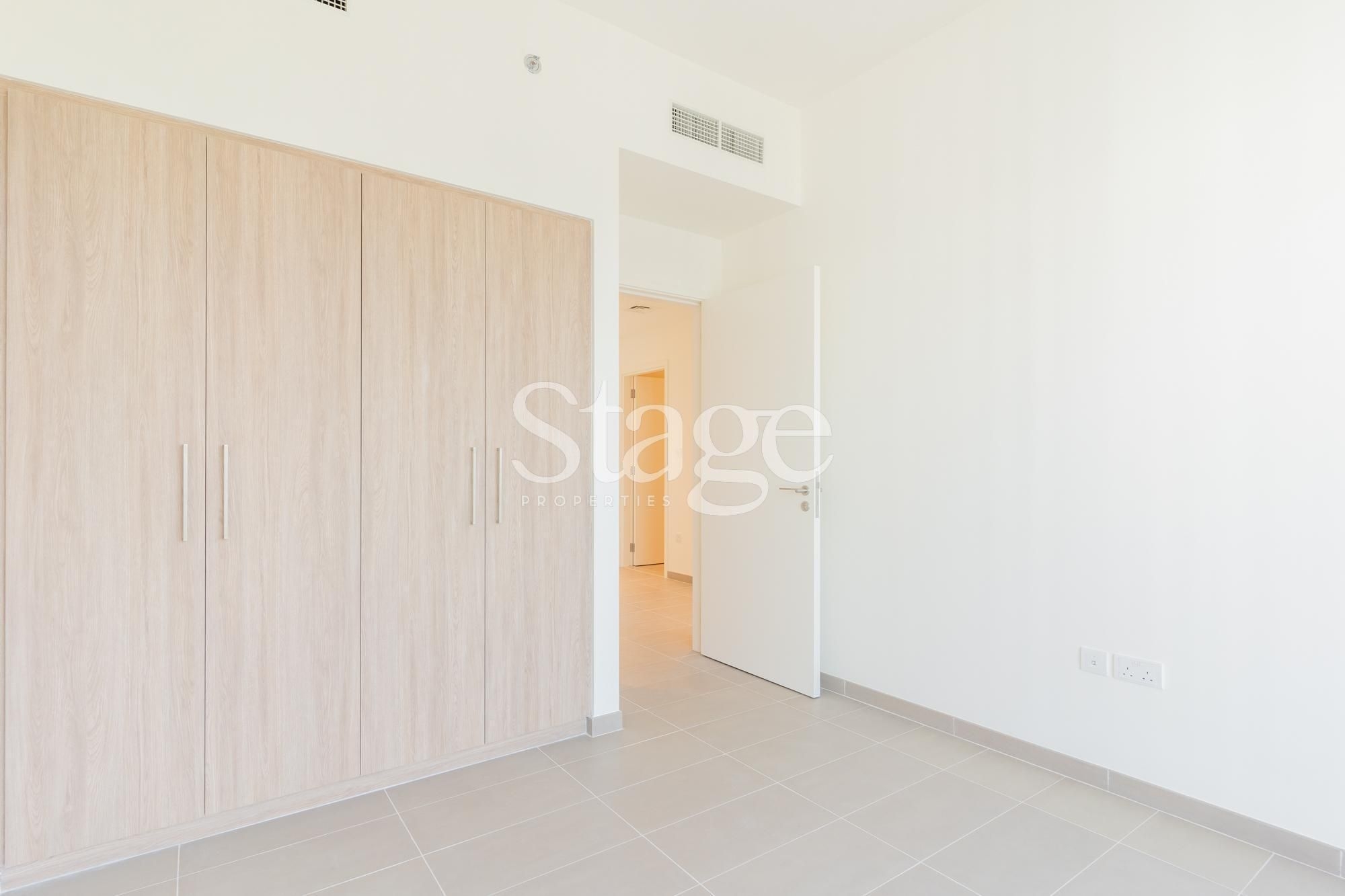 Huge 3 bedrooms apartment for sale in Dubai Hills