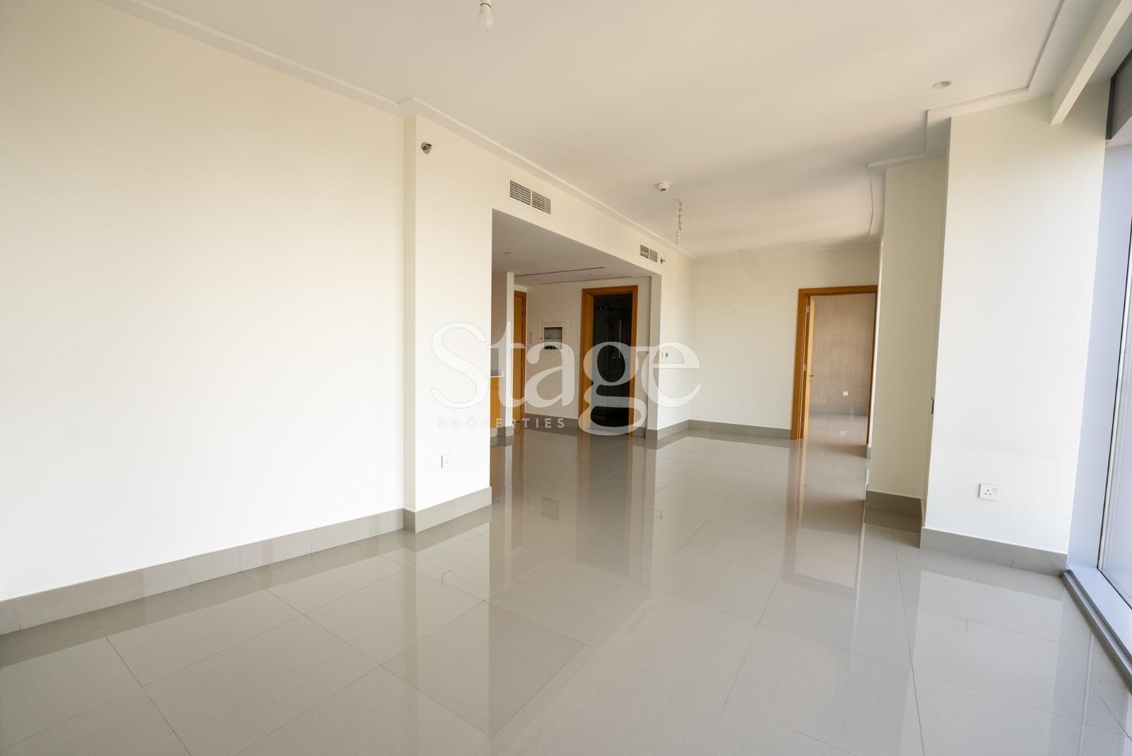Fully fitted kitchen with 1 bedroom apartment for sale in Downtown Dubai