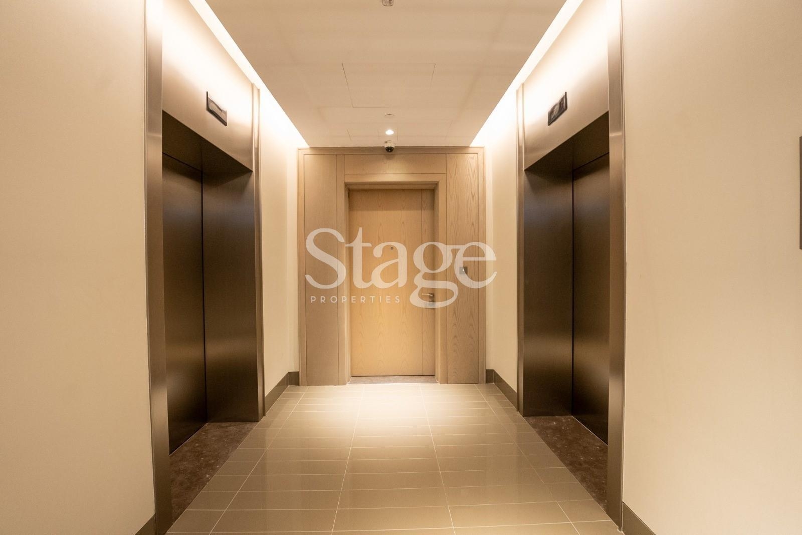 Fully fitted kitchen with 1 bedroom apartment for sale in Downtown Dubai