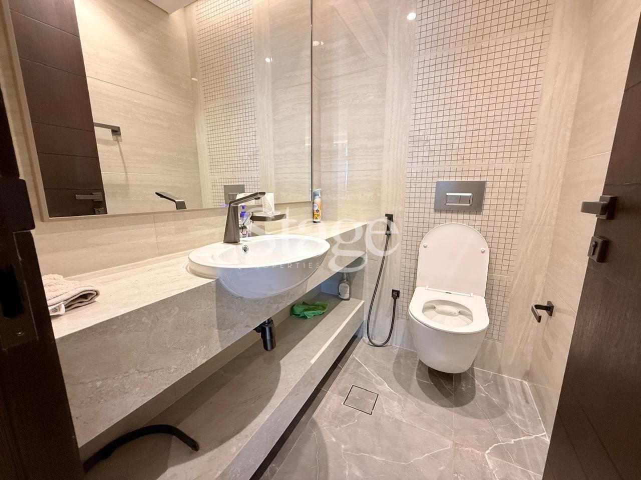 3 bedrooms apartment for Rent in Business Bay, Dubai AP9849L