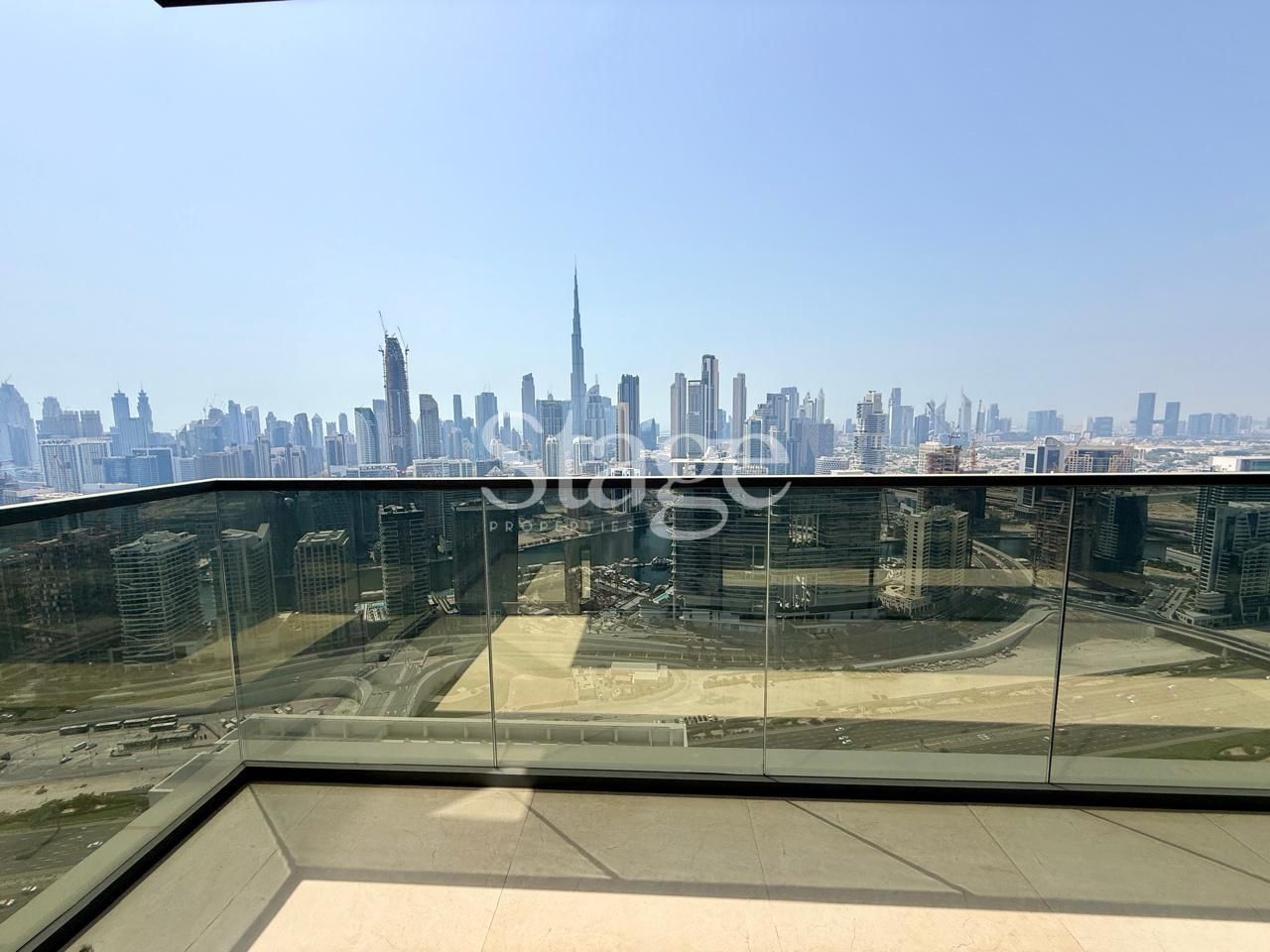 3 bedrooms apartment for Rent in Business Bay, Dubai AP9849L