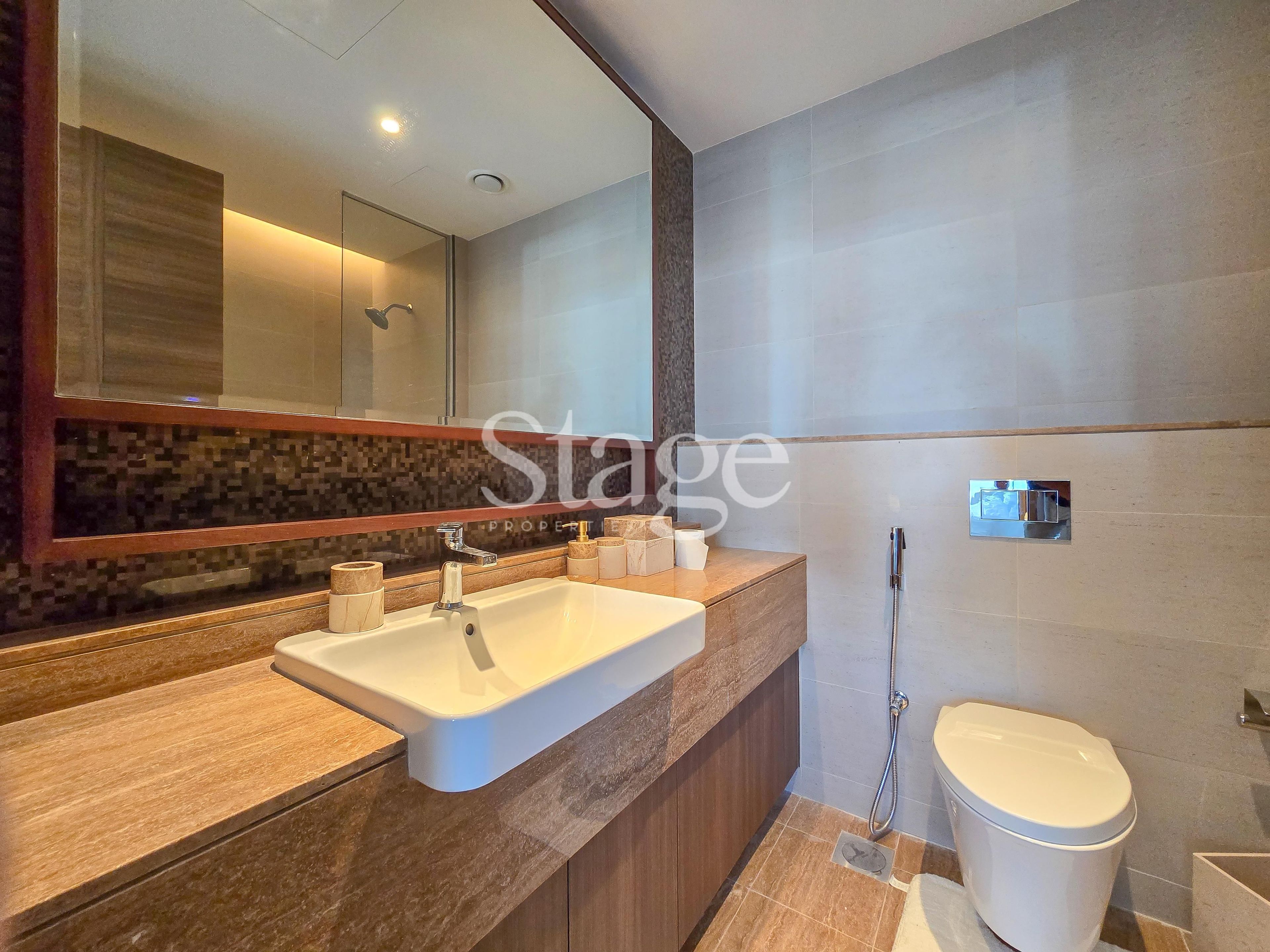 3 bedrooms apartment for Rent in Downtown Dubai, Dubai AP9315L