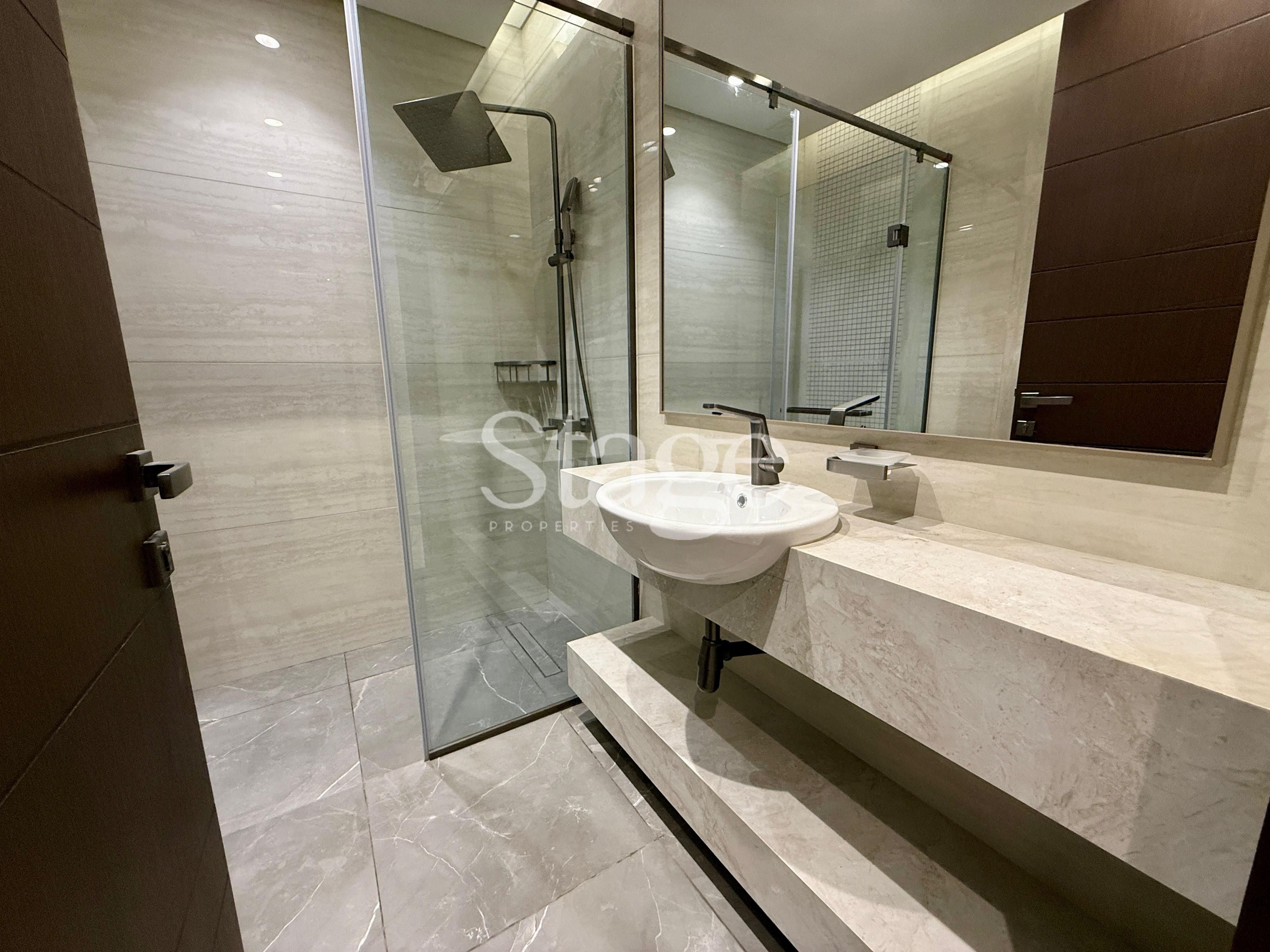 2 bedrooms apartment for Rent in Business Bay, Dubai AP9297L