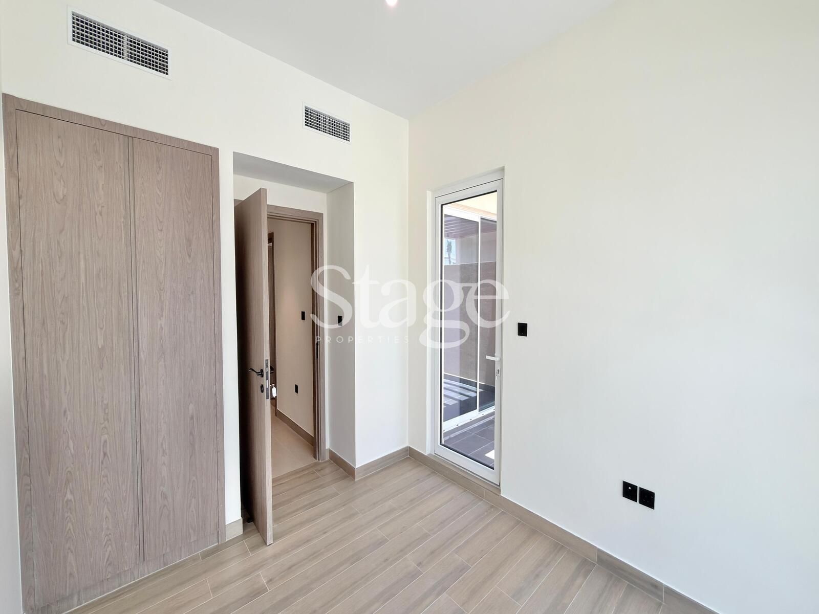 تاون هاوس من ٤ غرف نوم للبيع في Damac Lagoons، Dubai TH9996S