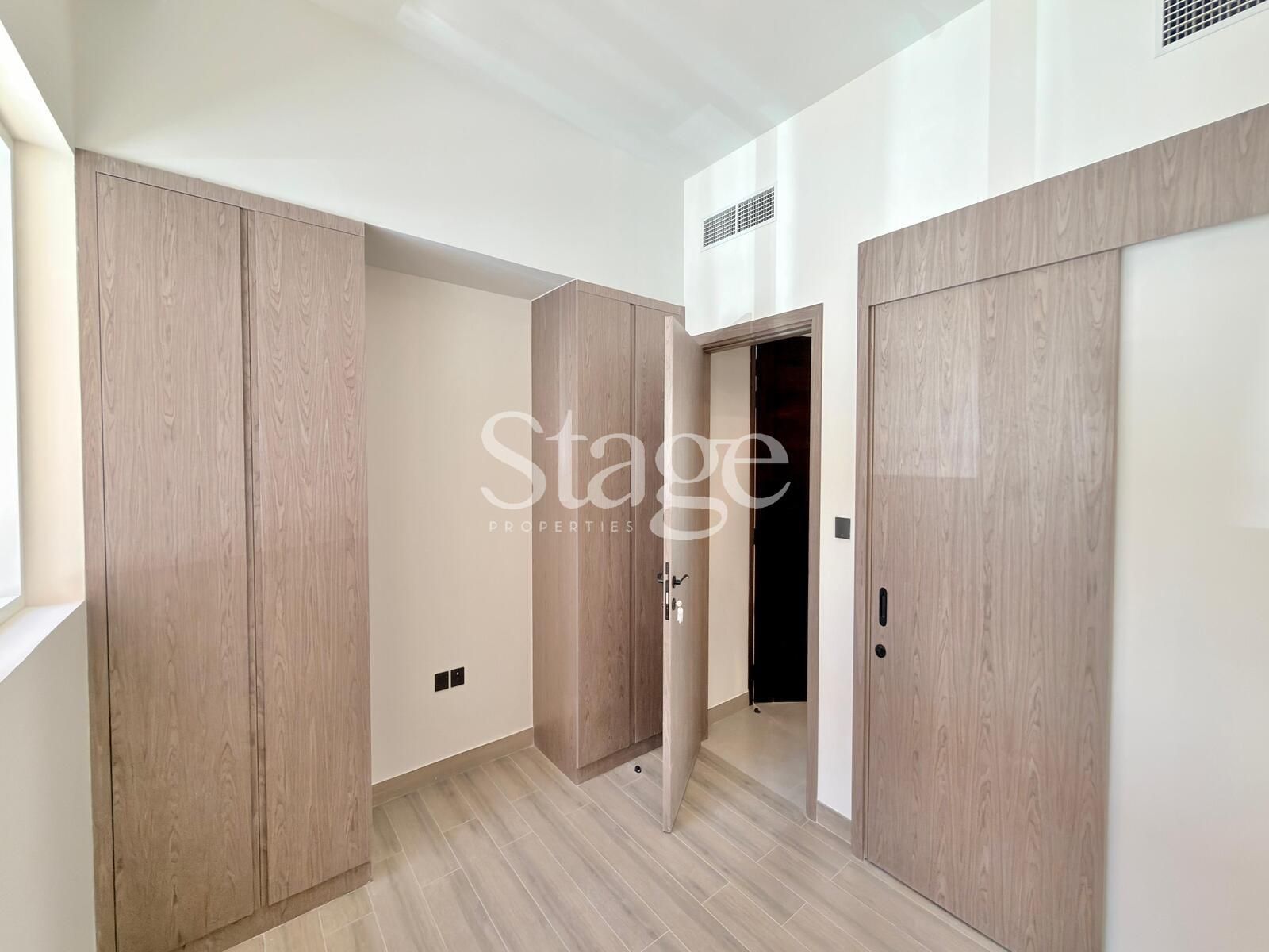 تاون هاوس من ٤ غرف نوم للبيع في Damac Lagoons، Dubai TH9996S