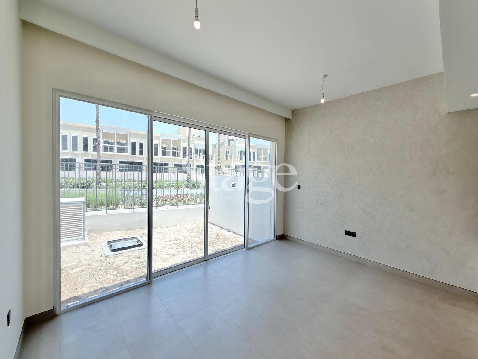 تاون هاوس من ٤ غرف نوم للبيع في Damac Lagoons، Dubai TH9996S