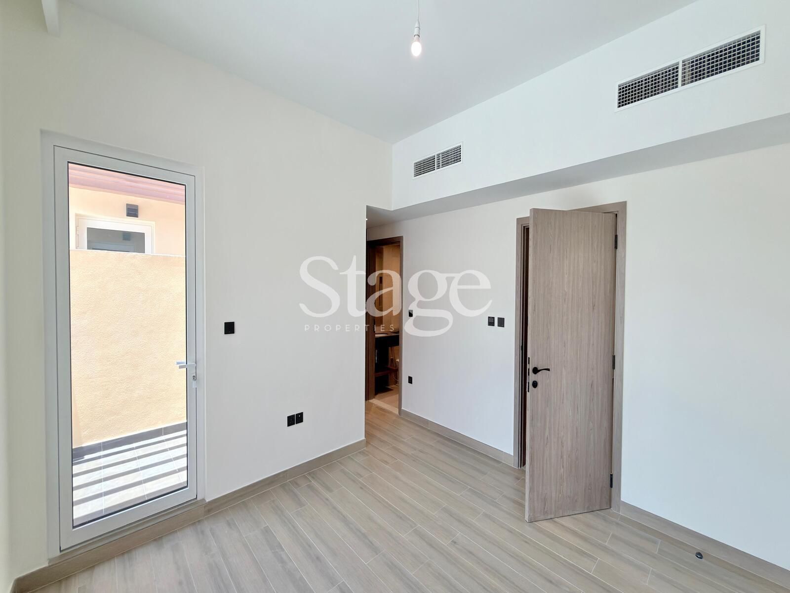 تاون هاوس من ٤ غرف نوم للبيع في Damac Lagoons، Dubai TH9996S