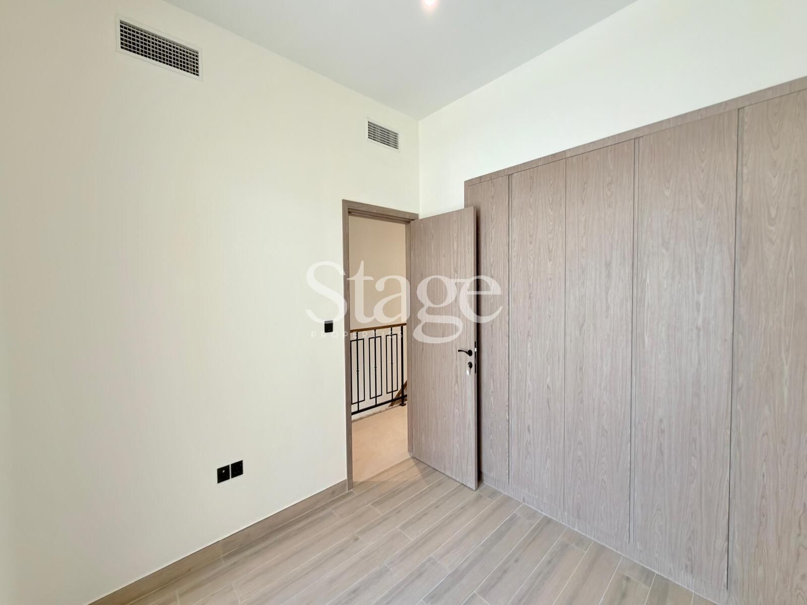 تاون هاوس من ٤ غرف نوم للبيع في Damac Lagoons، Dubai TH9996S