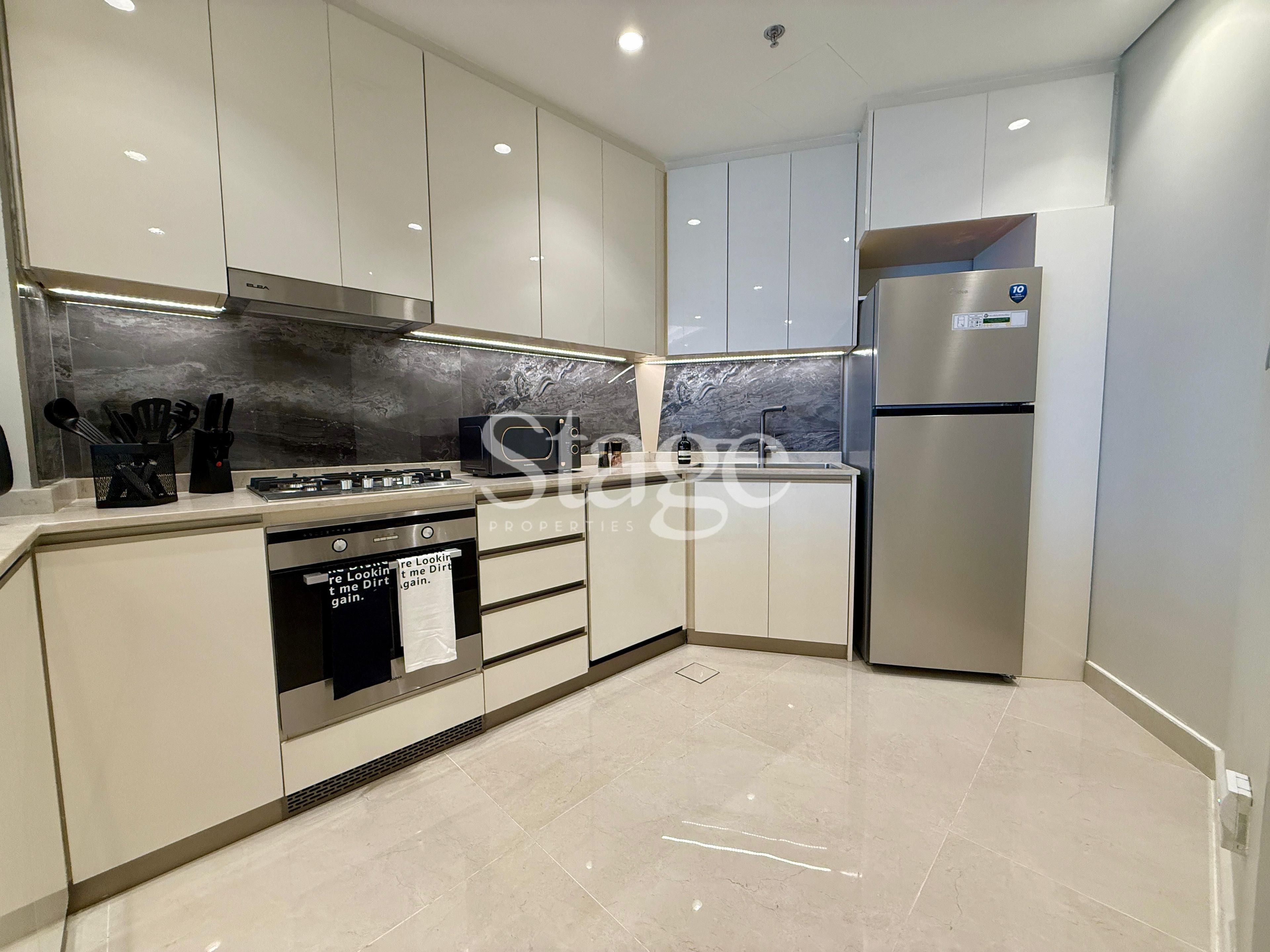 شقة من غرفتي نوم للإيجار في Business Bay، Dubai AP8130L