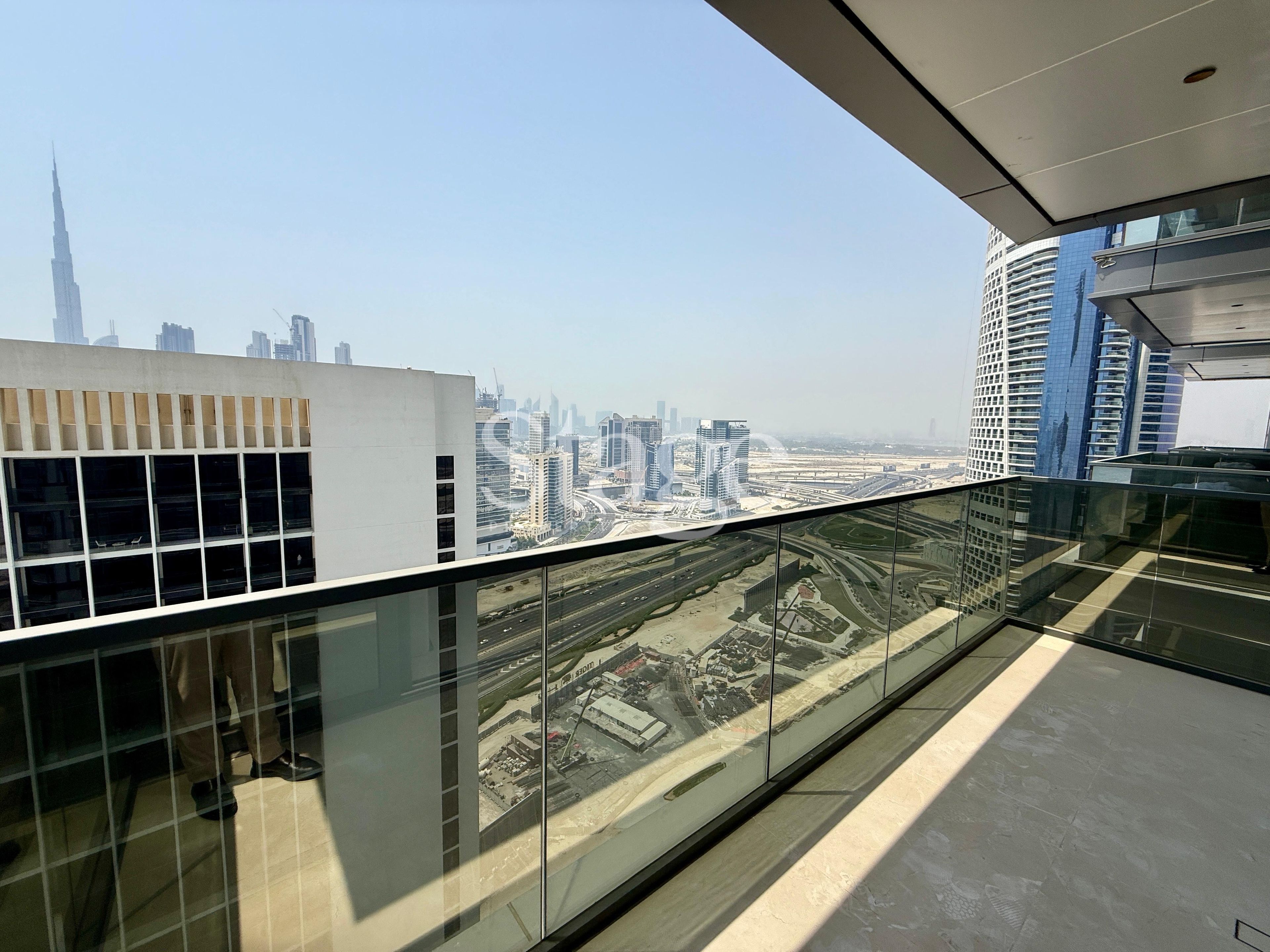 1 bedroom apartment for Rent in Business Bay, Dubai AP8117L