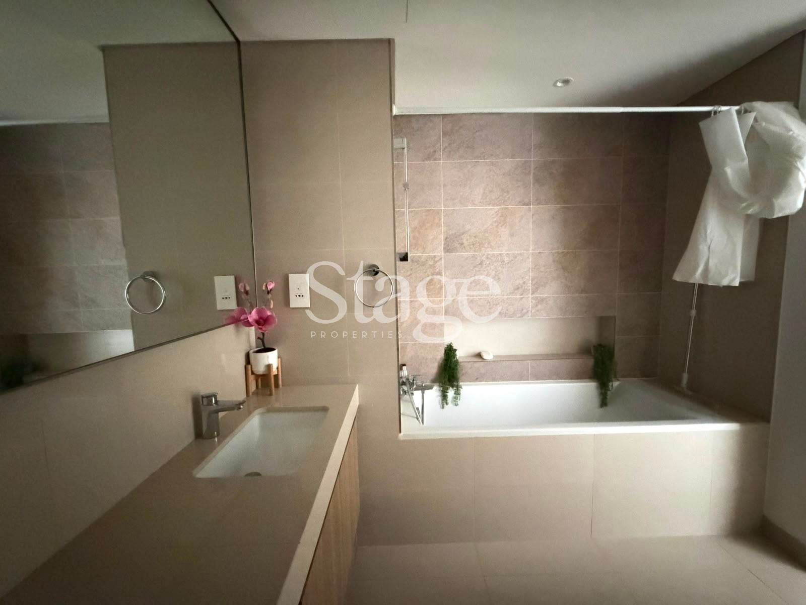 شقة من ٣ غرف نوم للإيجار في Downtown Dubai، Dubai AP9893L