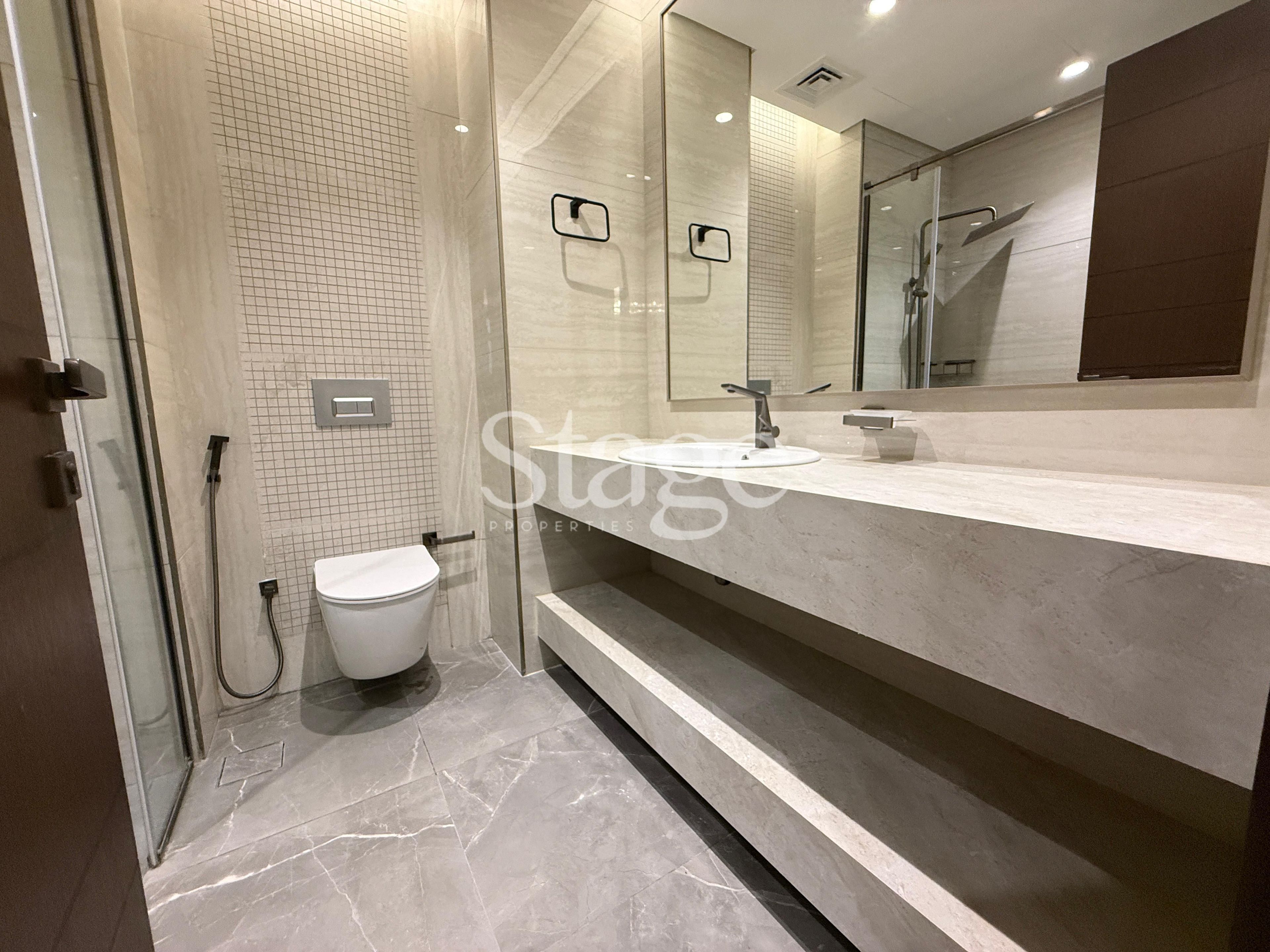 شقة من ٣ غرف نوم للإيجار في Business Bay، Dubai AP8132L