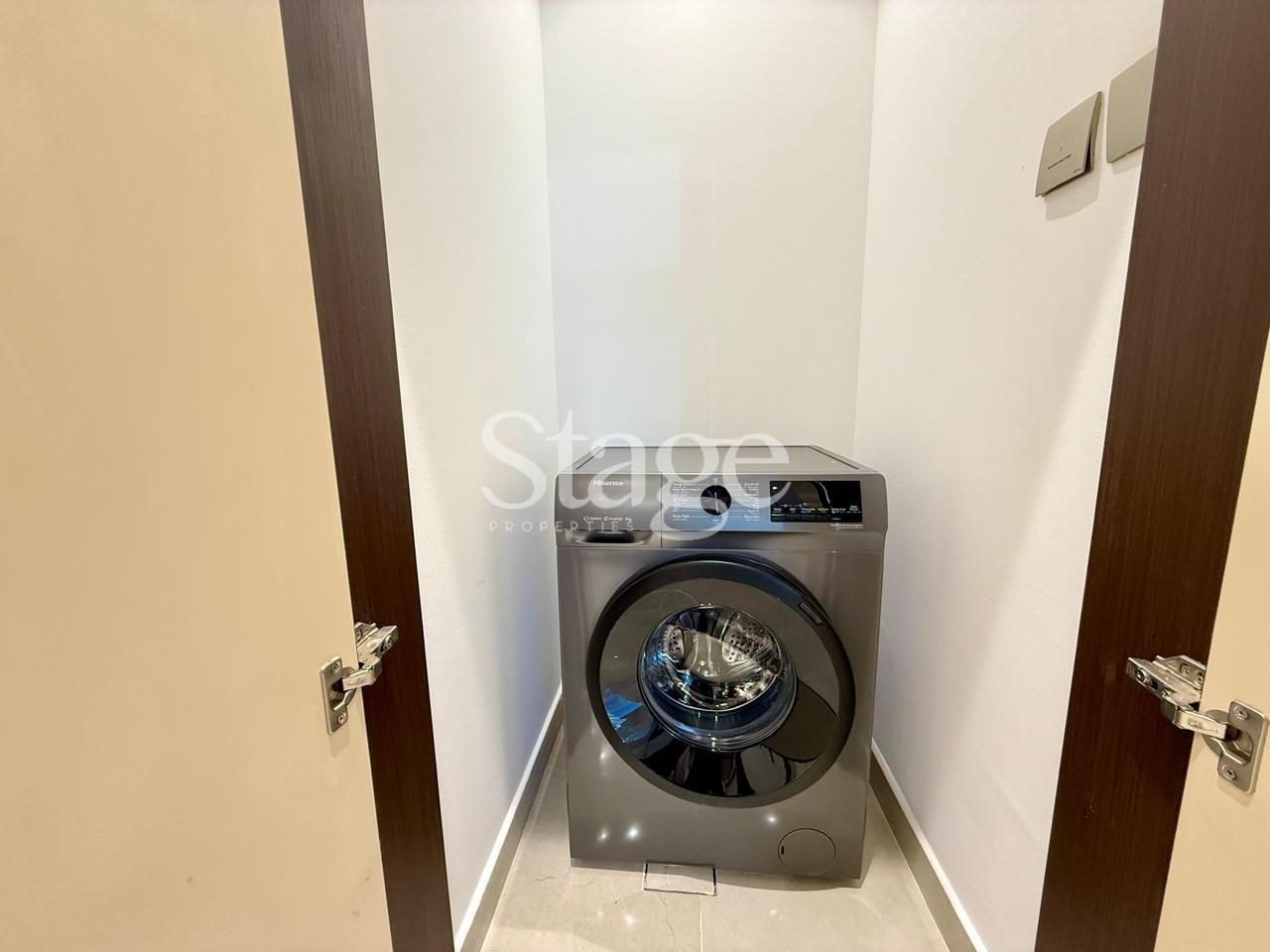 1 bedroom apartment for Rent in Business Bay, Dubai AP8380L