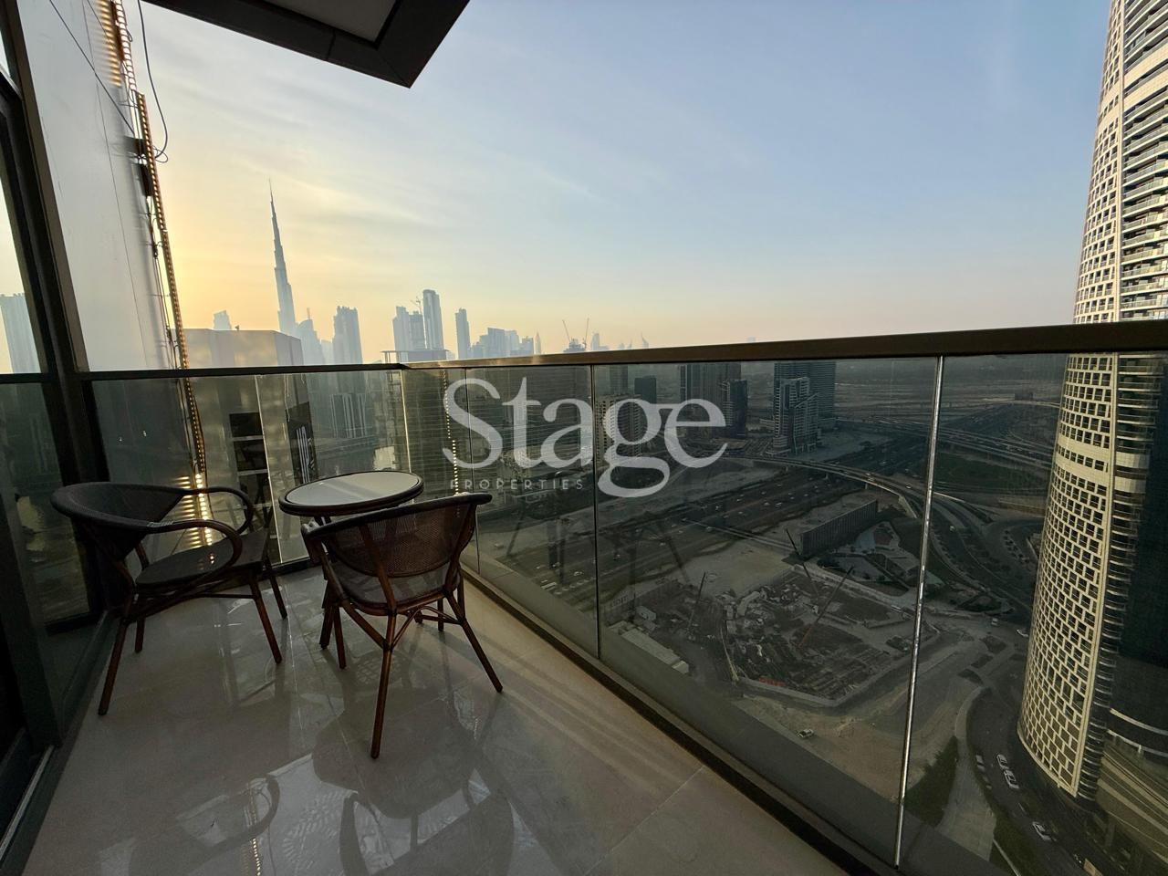 1 bedroom apartment for Rent in Business Bay, Dubai AP8380L