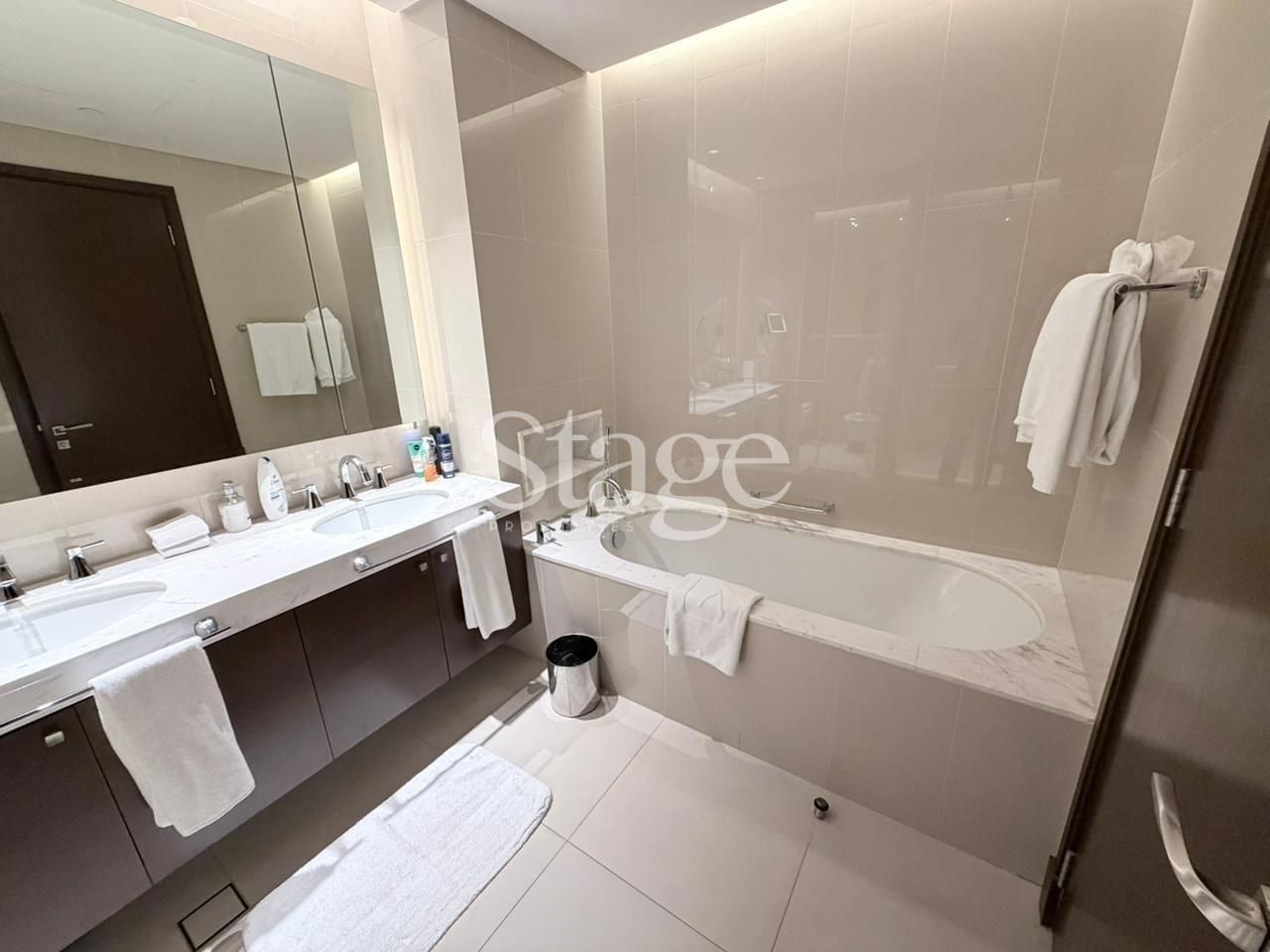 2 bedrooms apartment for Rent in Downtown Dubai, Dubai AP9142L