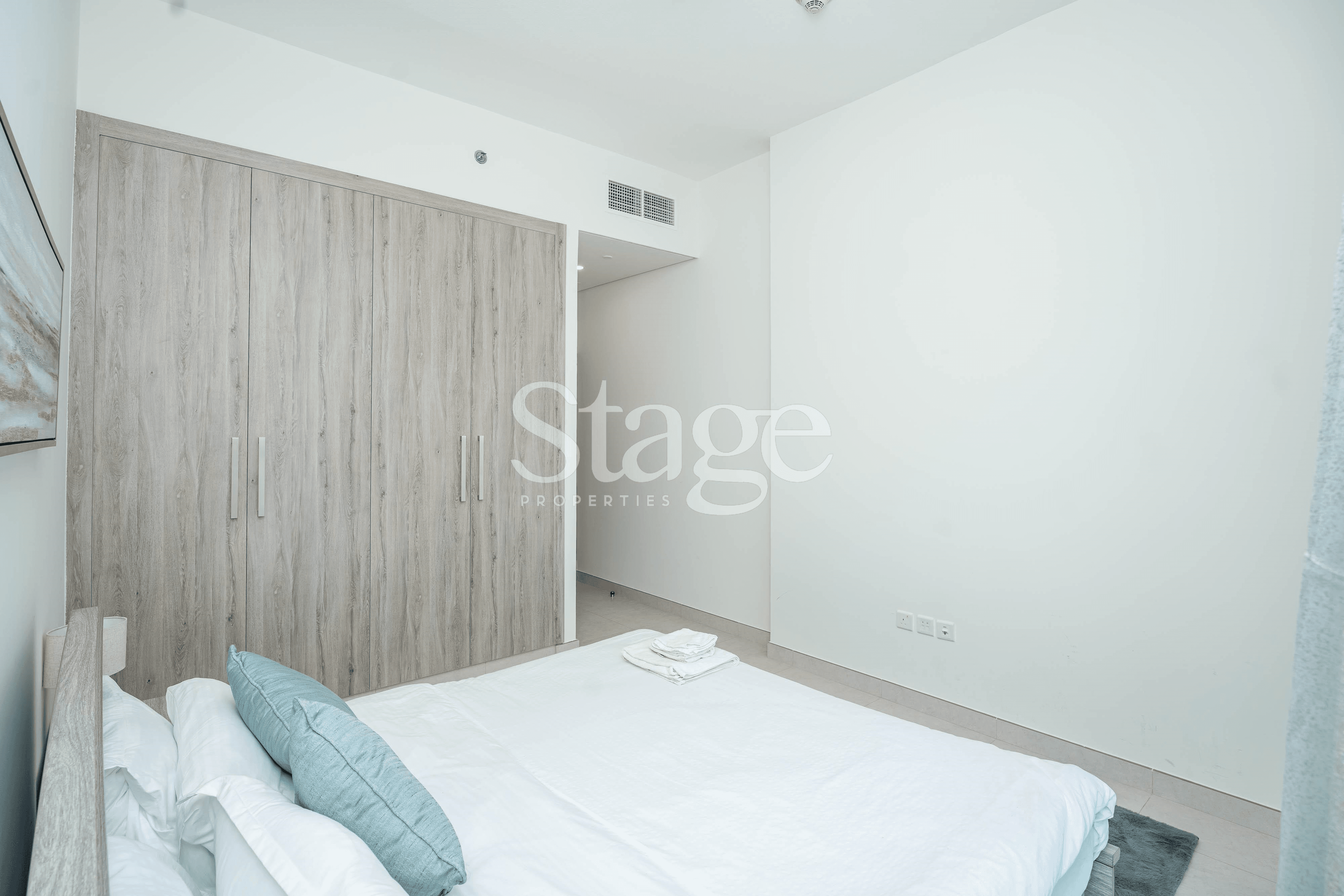 1 bedroom apartment for Rent in Business Bay, Dubai AP7376L