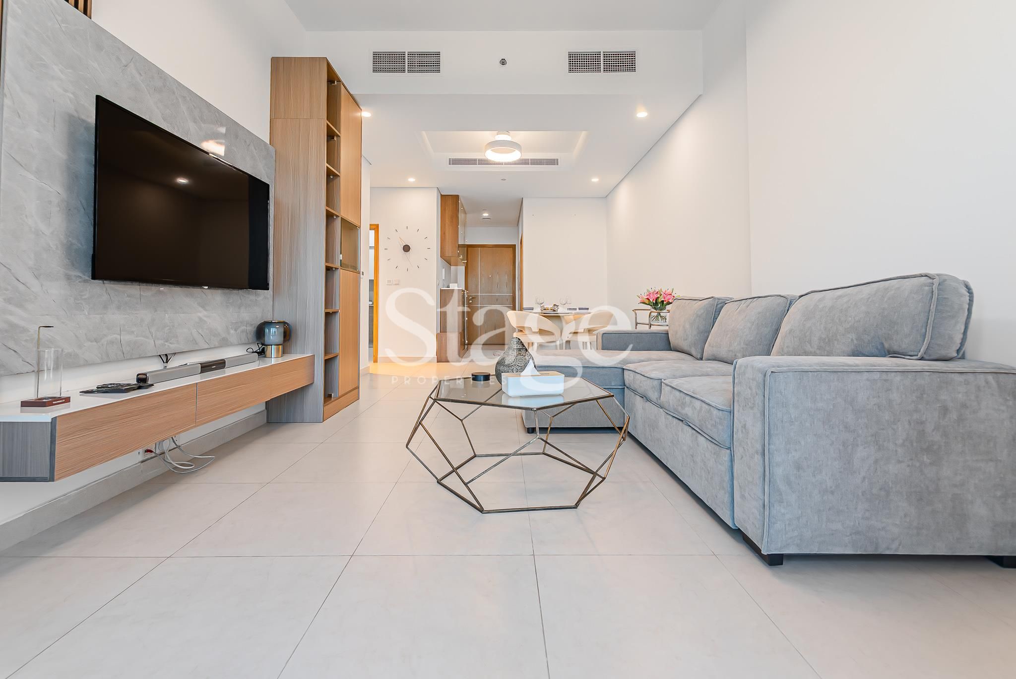 1 bedroom apartment for Rent in Business Bay, Dubai AP9983L