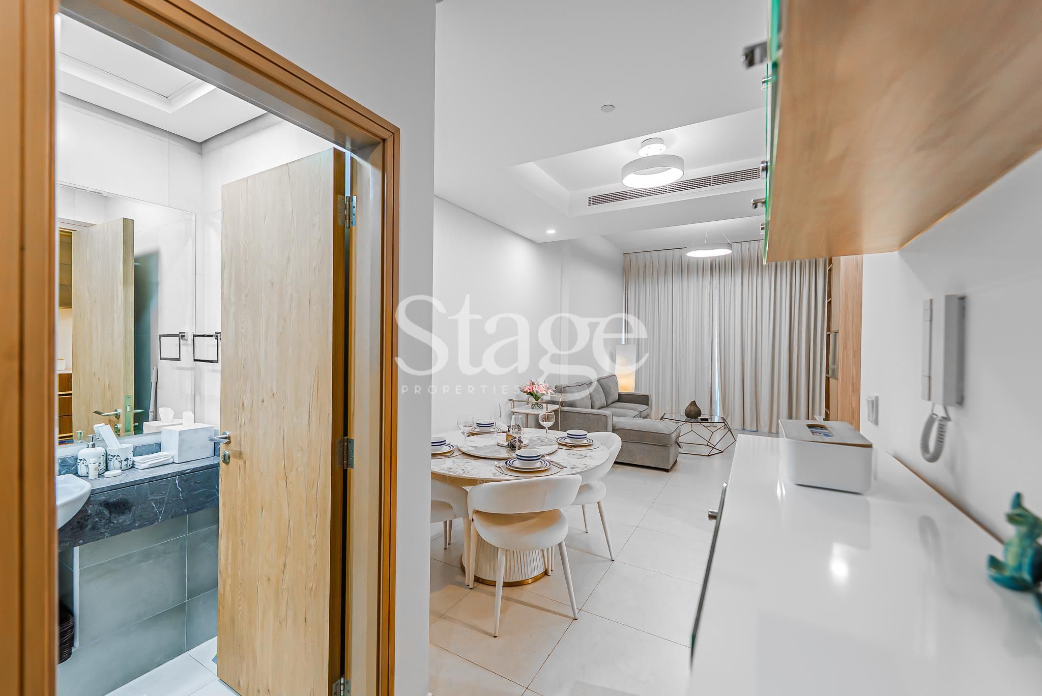 1 bedroom apartment for Rent in Business Bay, Dubai AP9983L