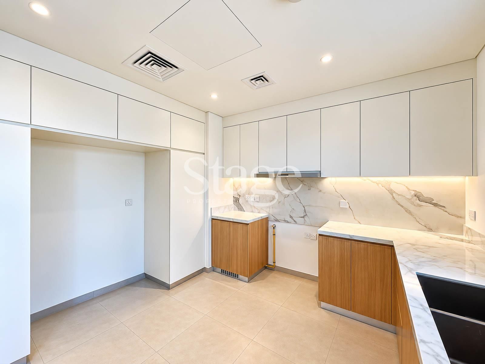 3 bedrooms Townhouse for Rent in Jebel Ali, Dubai TH10203L