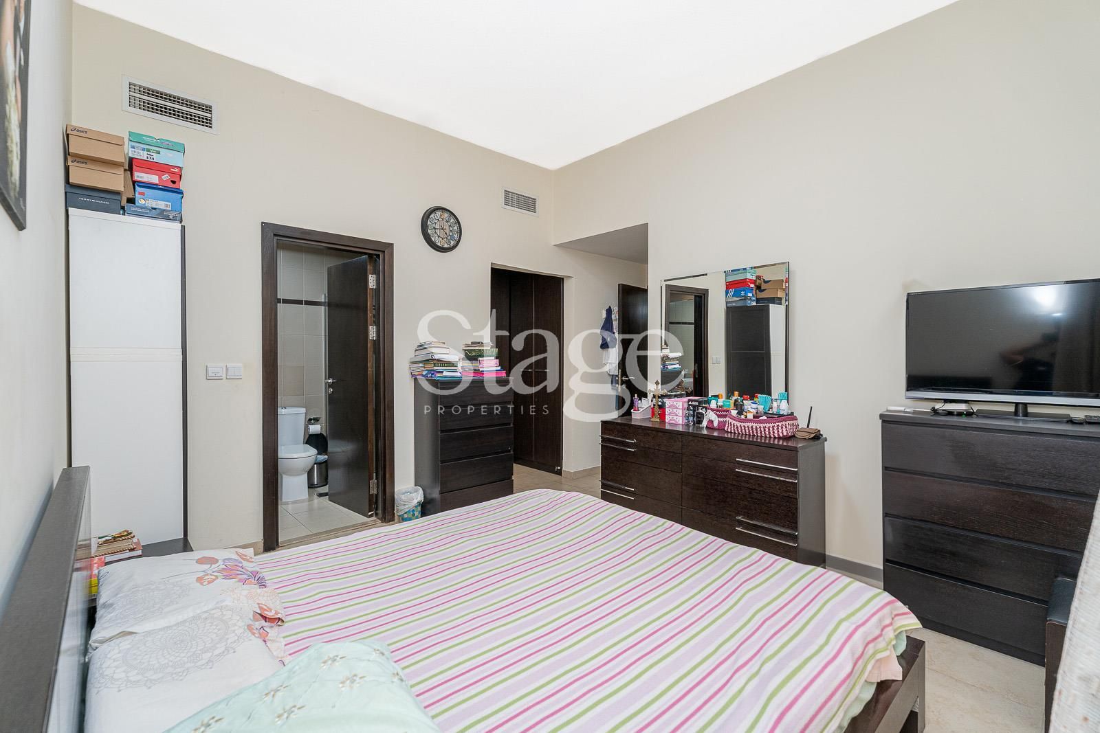 2 bedrooms apartment for Rent in Remraam, Dubai AP9227L
