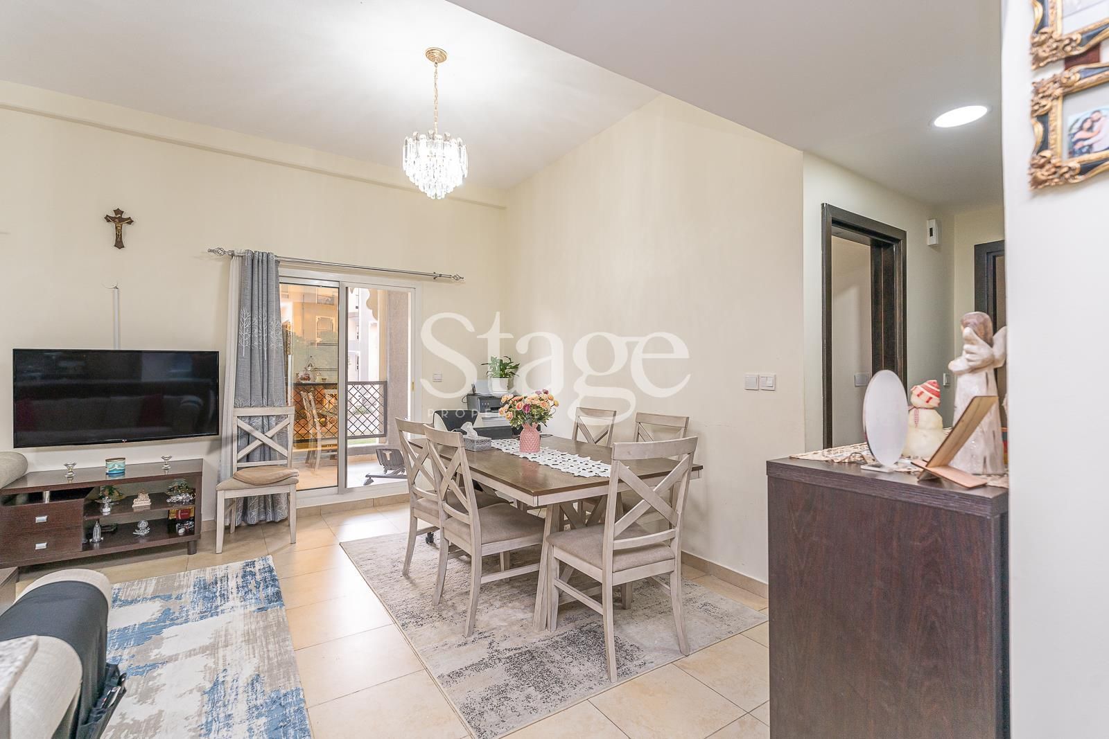 2 bedrooms apartment for Rent in Remraam, Dubai AP9227L