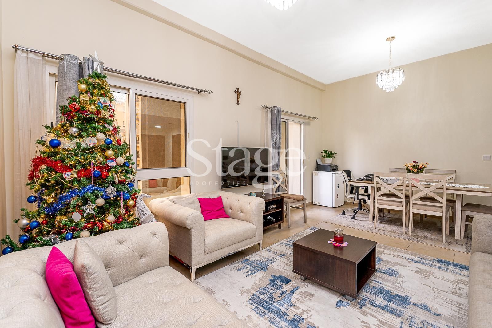 2 bedrooms apartment for Rent in Remraam, Dubai AP9227L