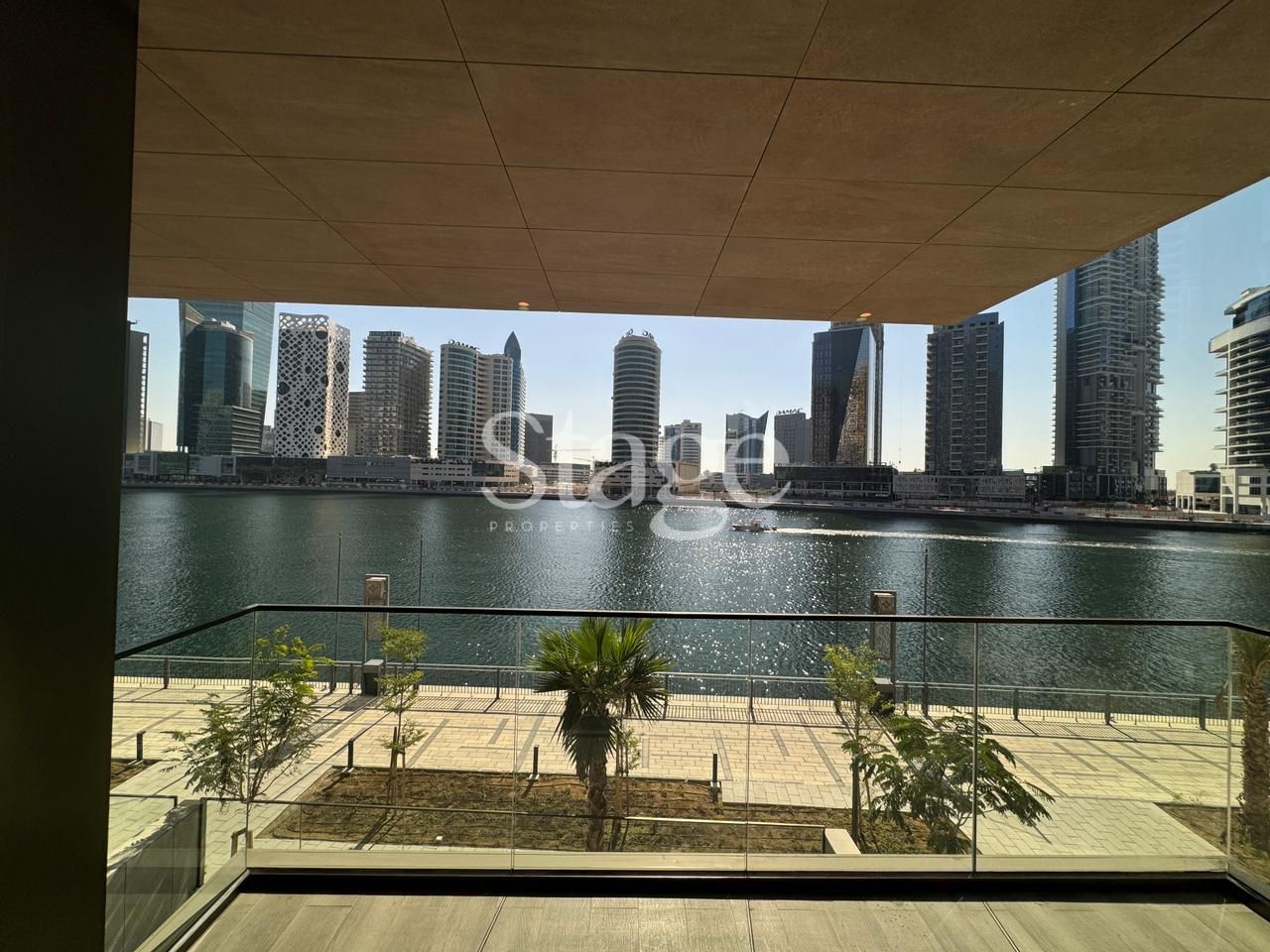 شقة من ٣ غرف نوم للبيع في Business Bay، Dubai AP7539S