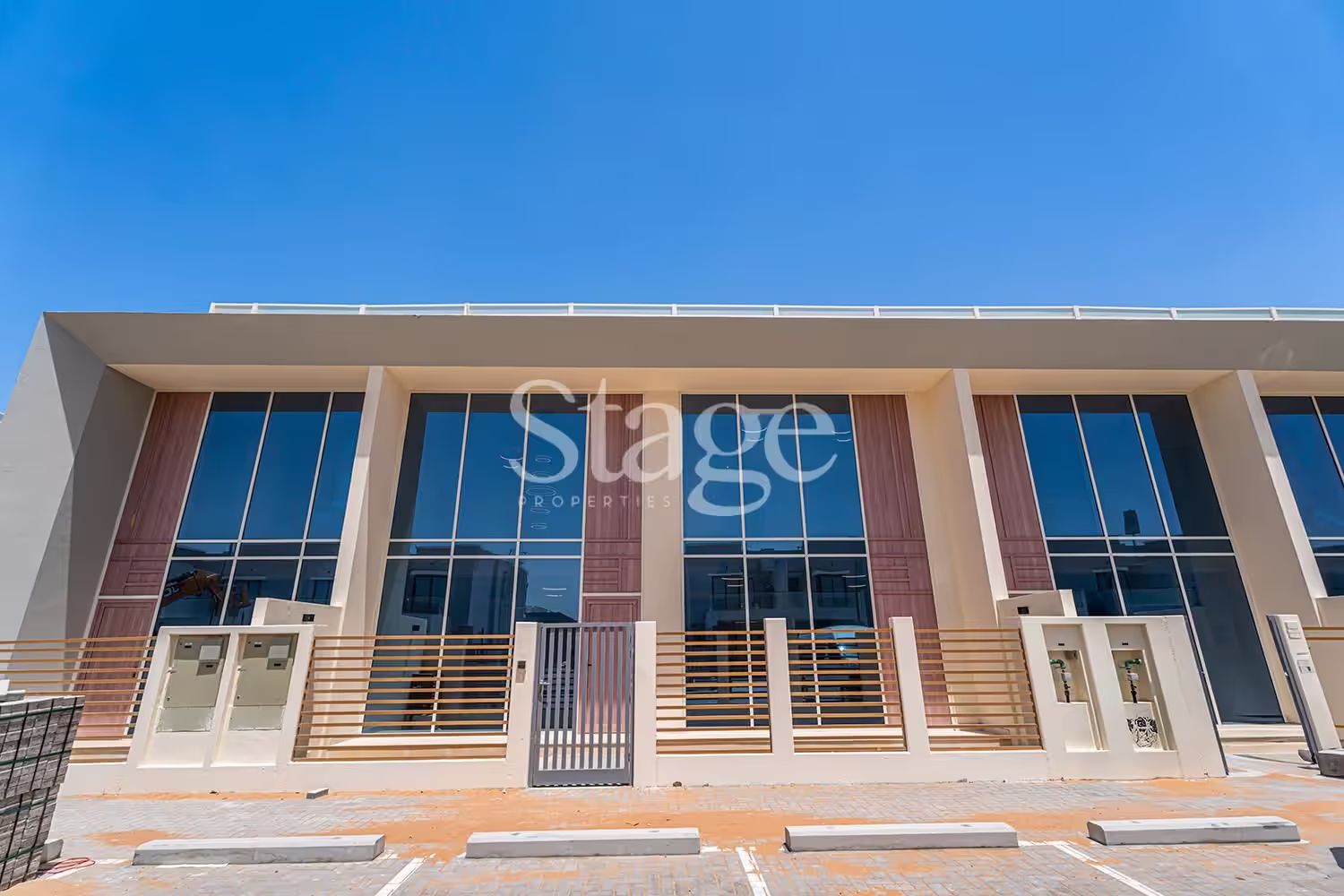 Brand New 3BR+M | Front and Back Yard | Park View